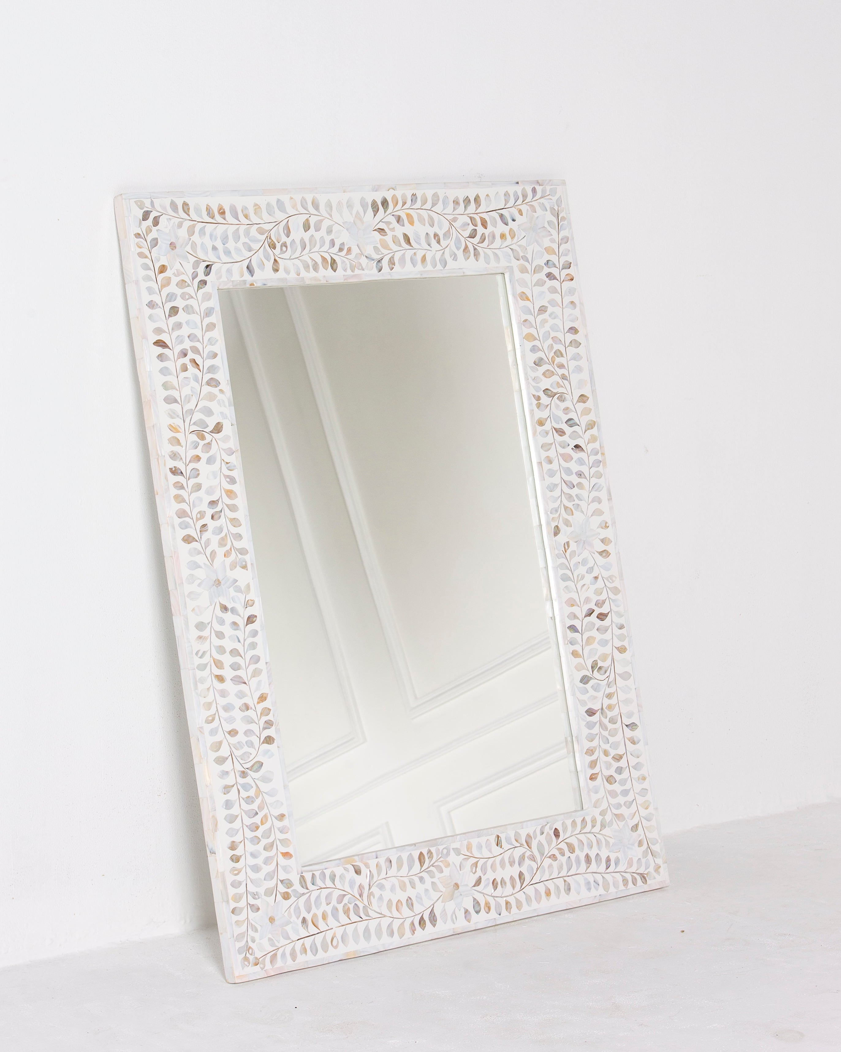 MOP MIRROR FRAME
