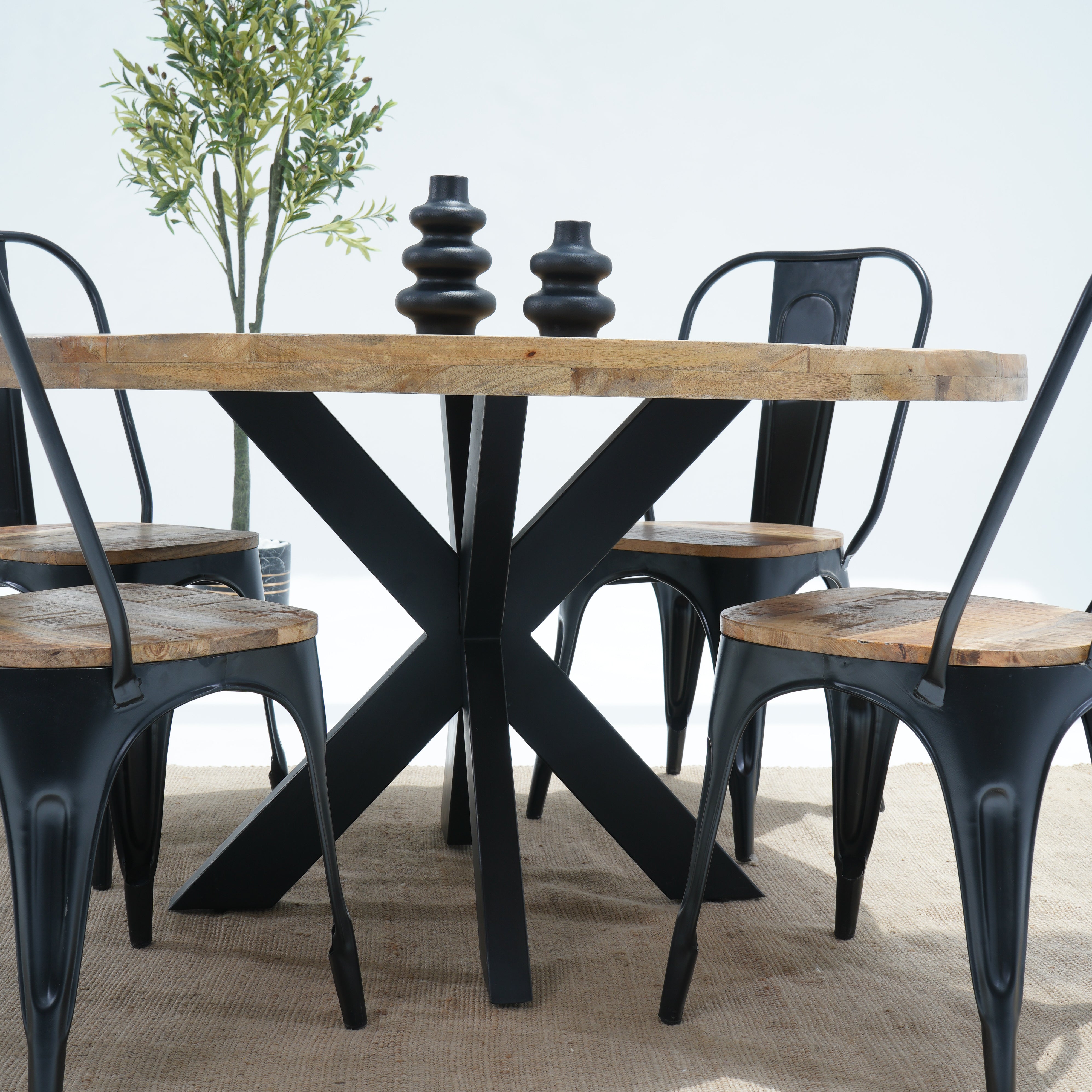 Parisian Elegance Round Mango Wood With Metal Leg Dining Table