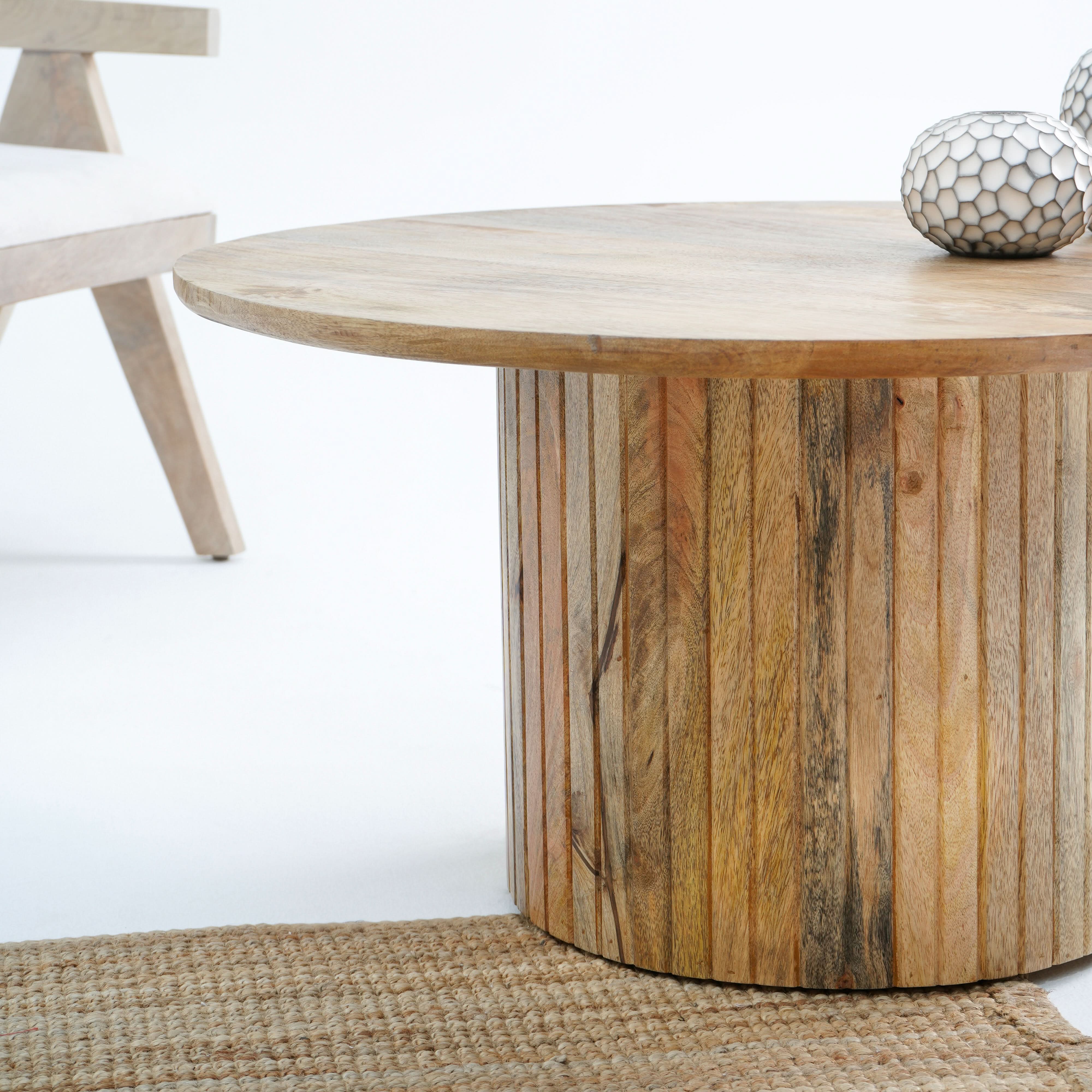 MONETERA WOODEN ROUND COFFEE TABLE - Art and craft furniture
