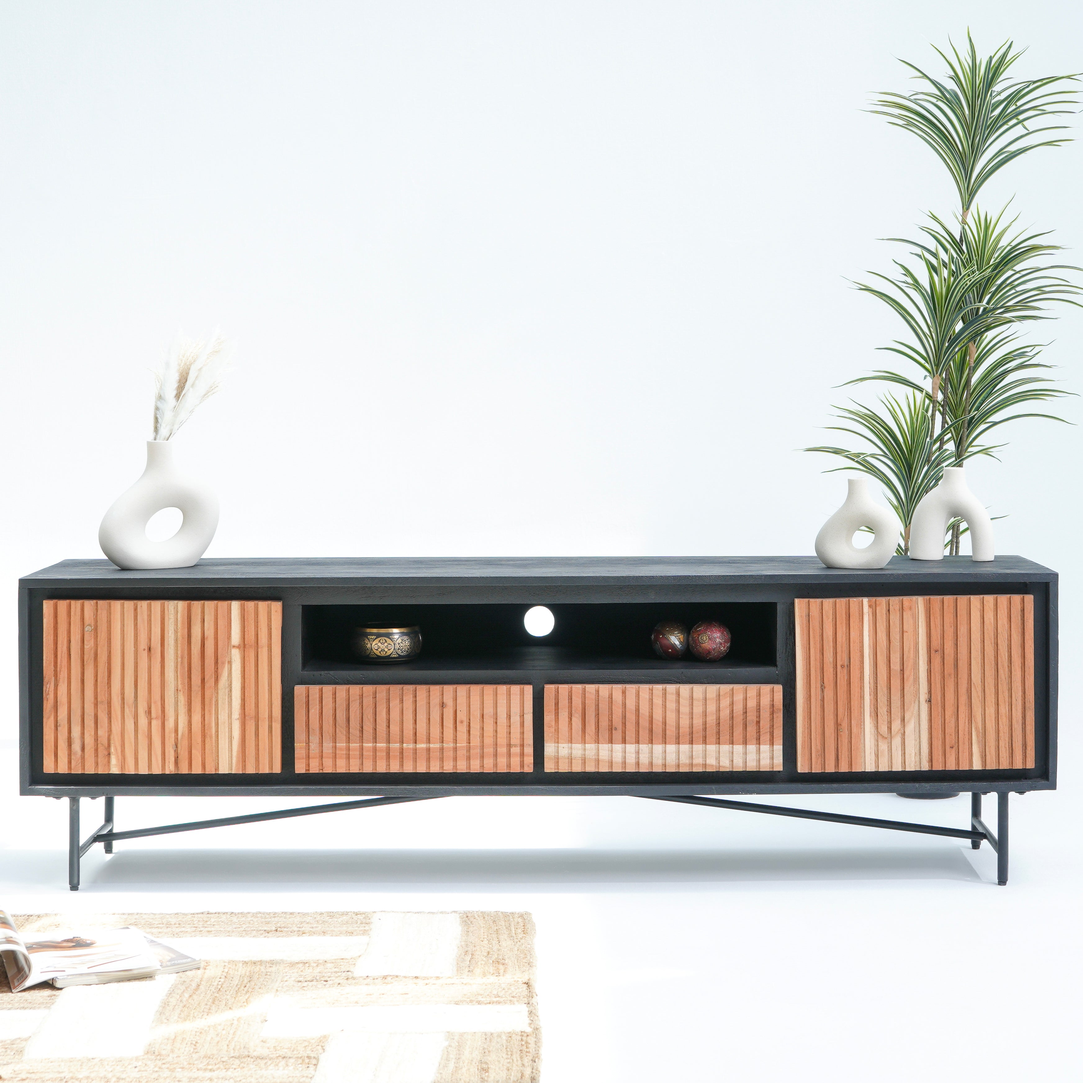 Warsaw Tv console