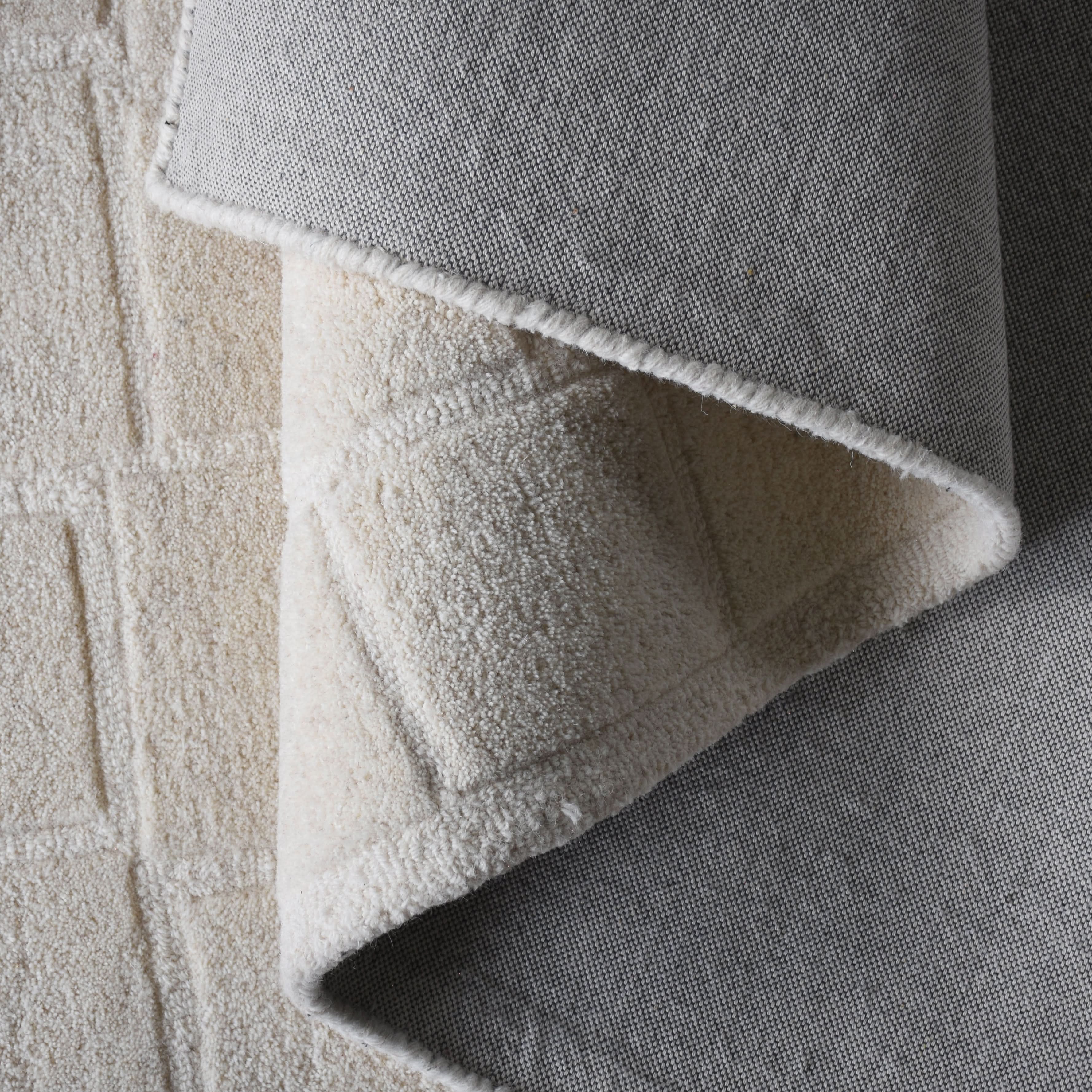BALCONA HAND TUFTED WOOL CARPET - Art and craft furniture