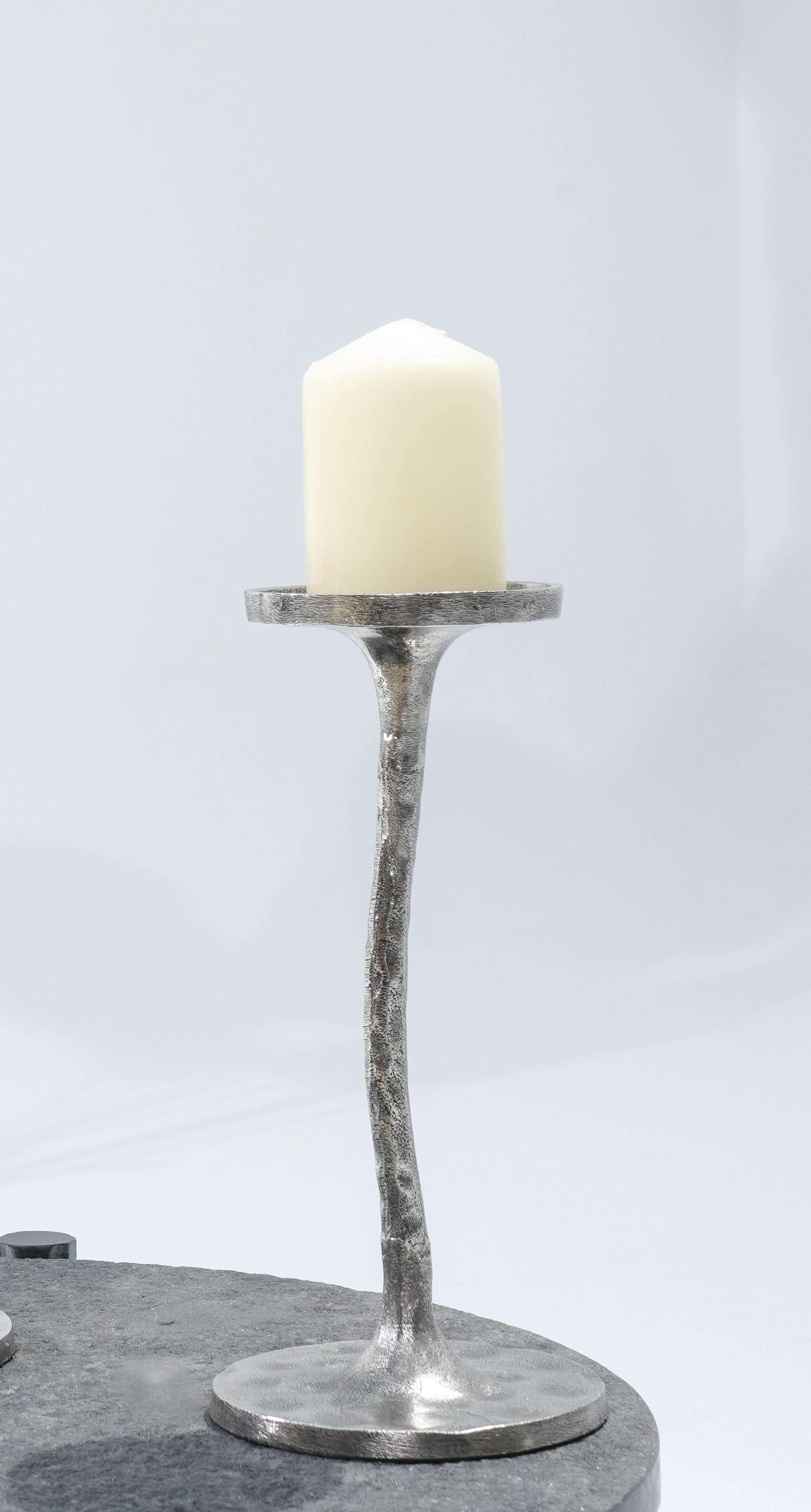 LUMINOUS GRACE SMALL PILLAR HOLDER - Art and craft furniture