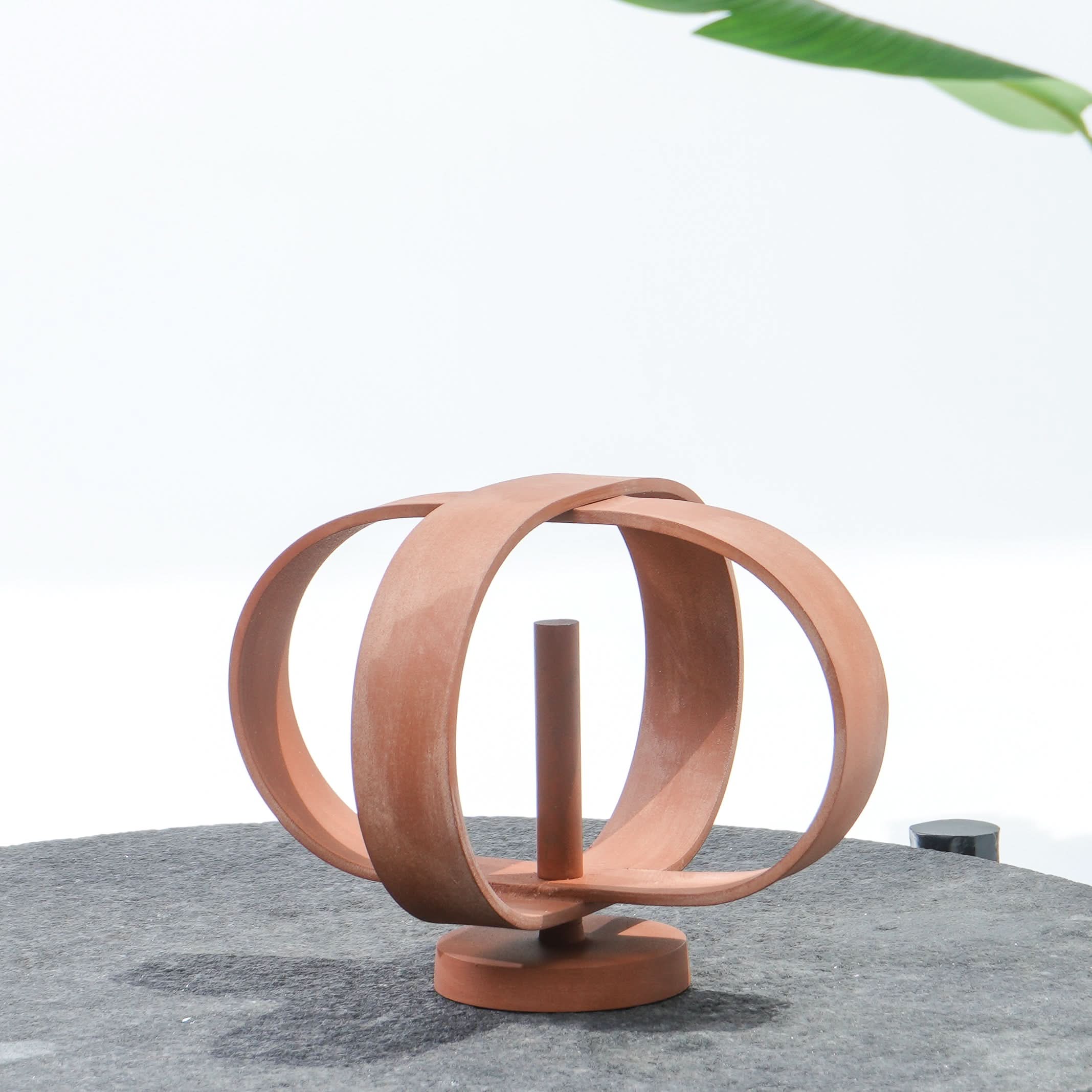 HARMONIOUS PILLAR HOLDER - Art and craft furniture