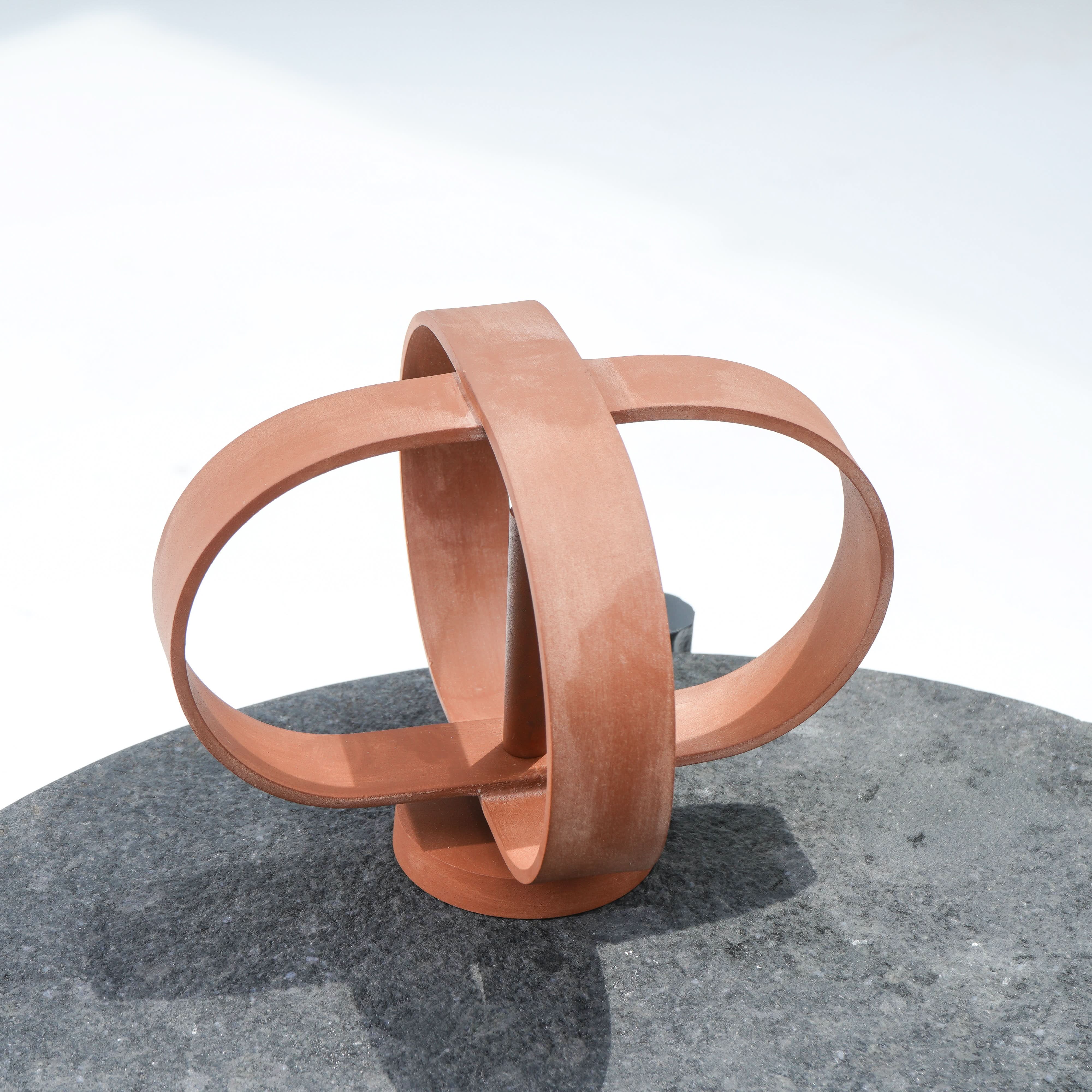 HARMONIOUS PILLAR HOLDER - Art and craft furniture
