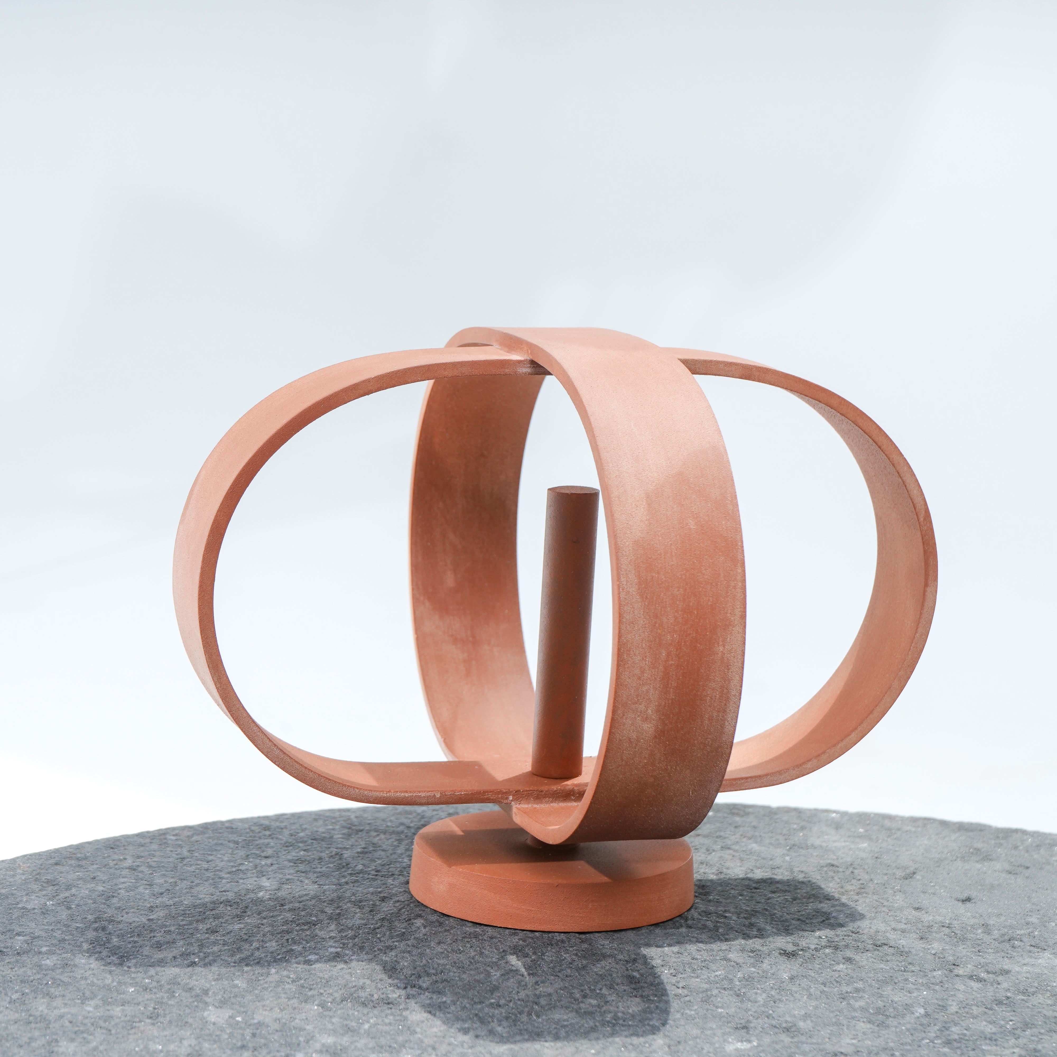 HARMONIOUS PILLAR HOLDER - Art and craft furniture