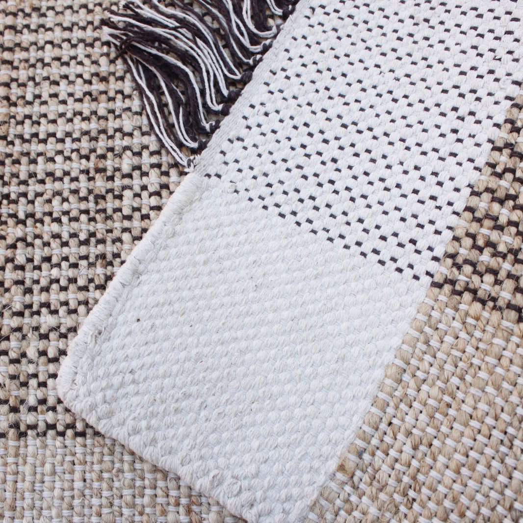 ESTARIO HAND WOVEN JUTE &COTTEN CARPET - Art and craft furniture