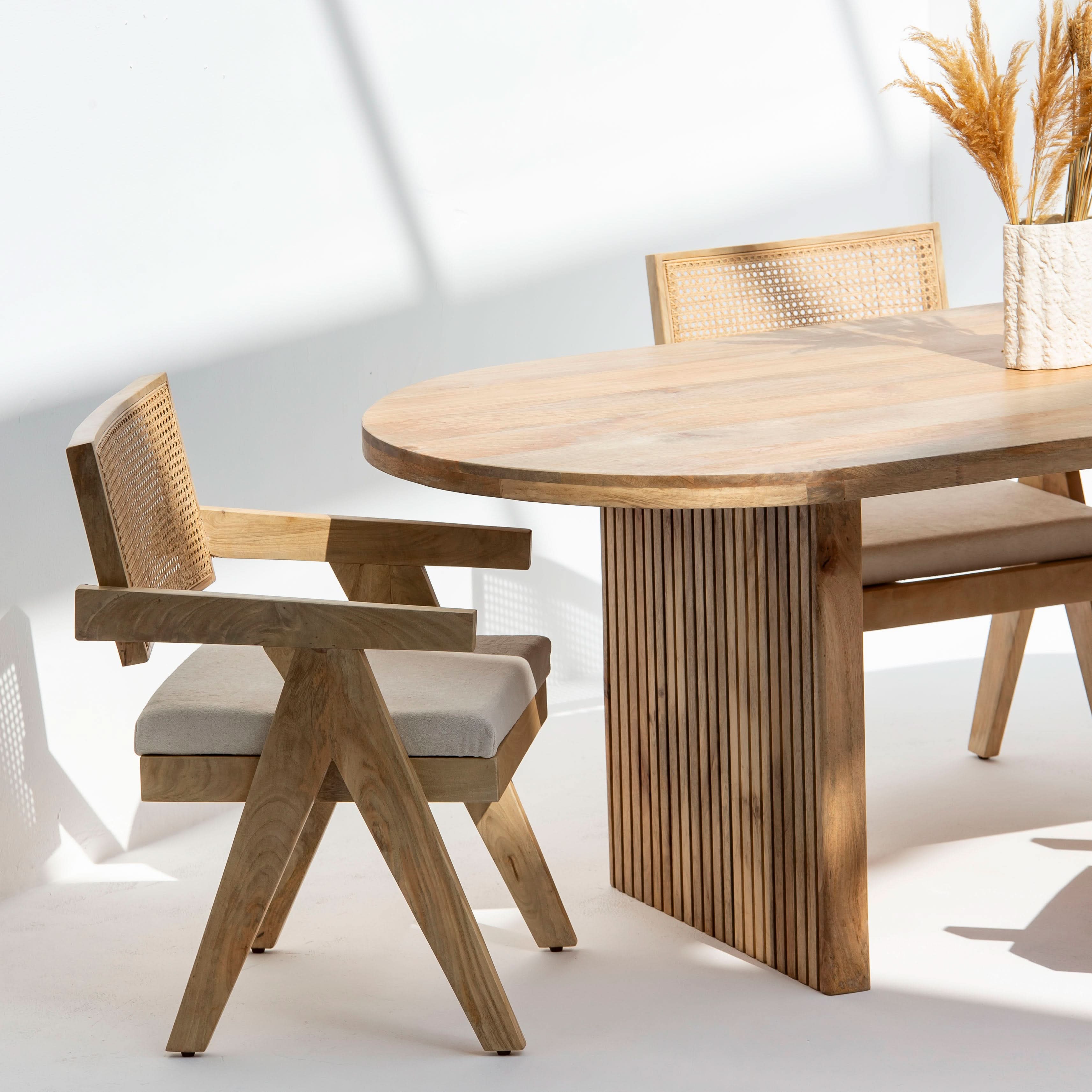 LUWIN PLAIN FINISH DINING TABLE - Art and craft furniture