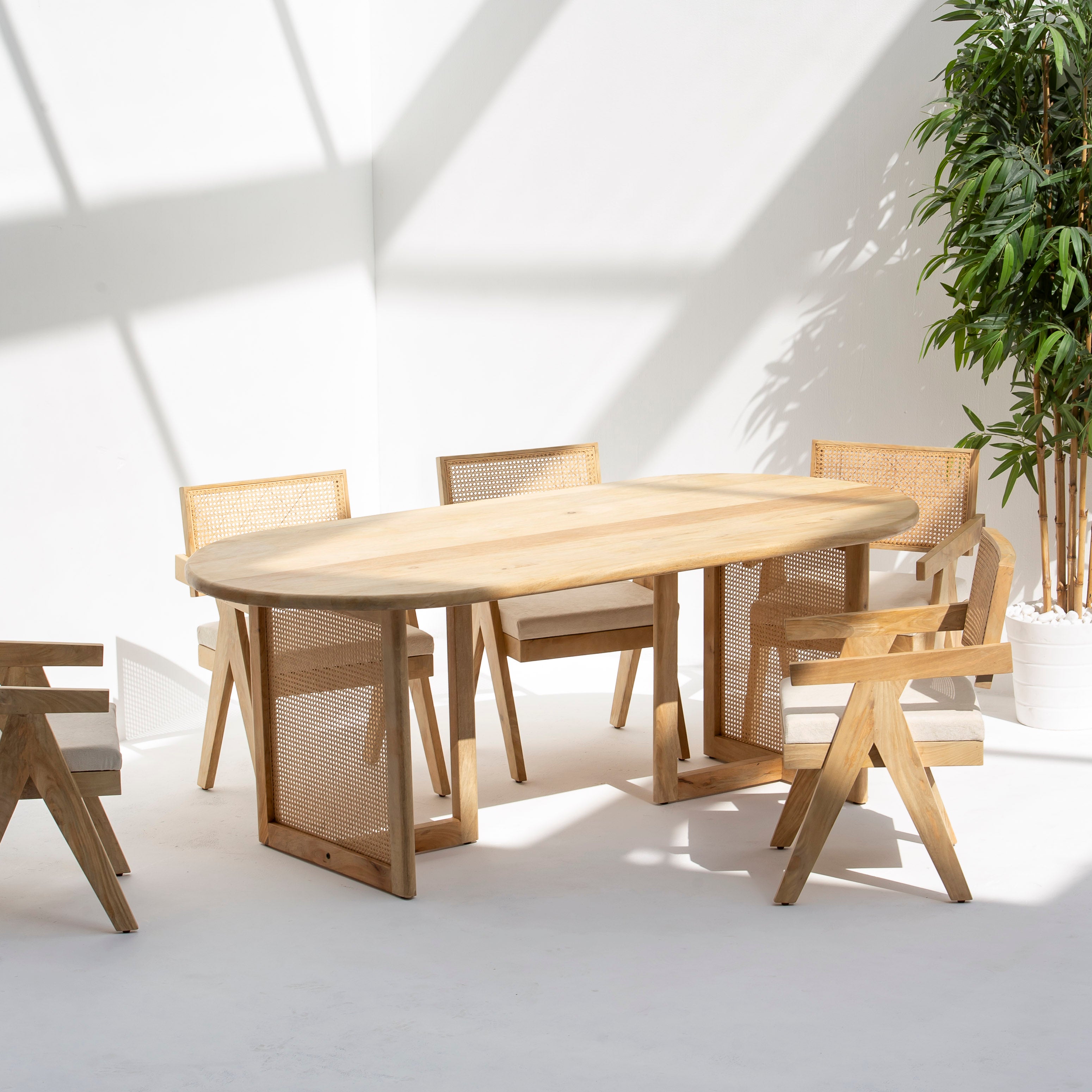 CANOVIA CANE FTD DINING TABLE - Art and craft furniture