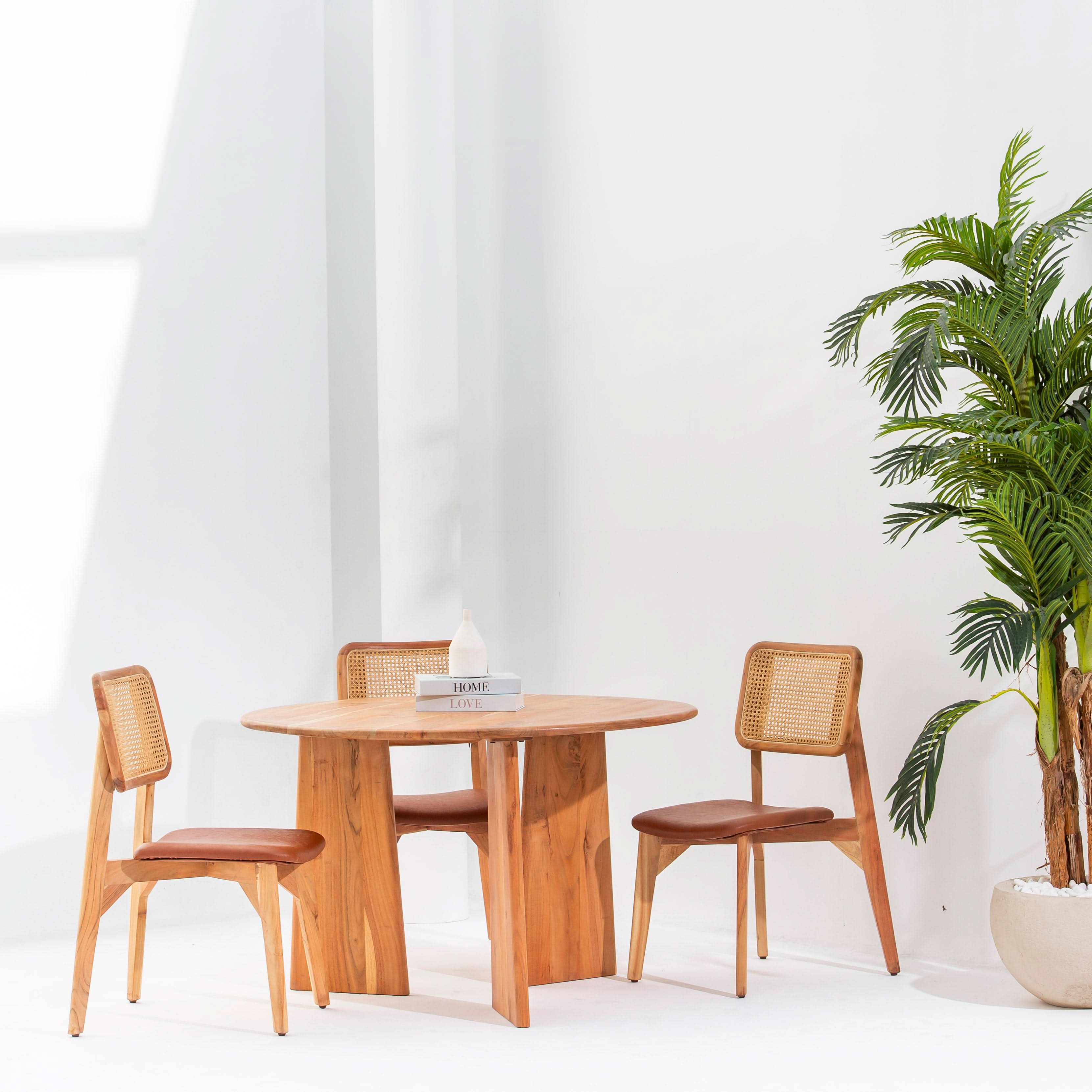 DANISH ACASIA ROUND DINING TABLE - Art and craft furniture