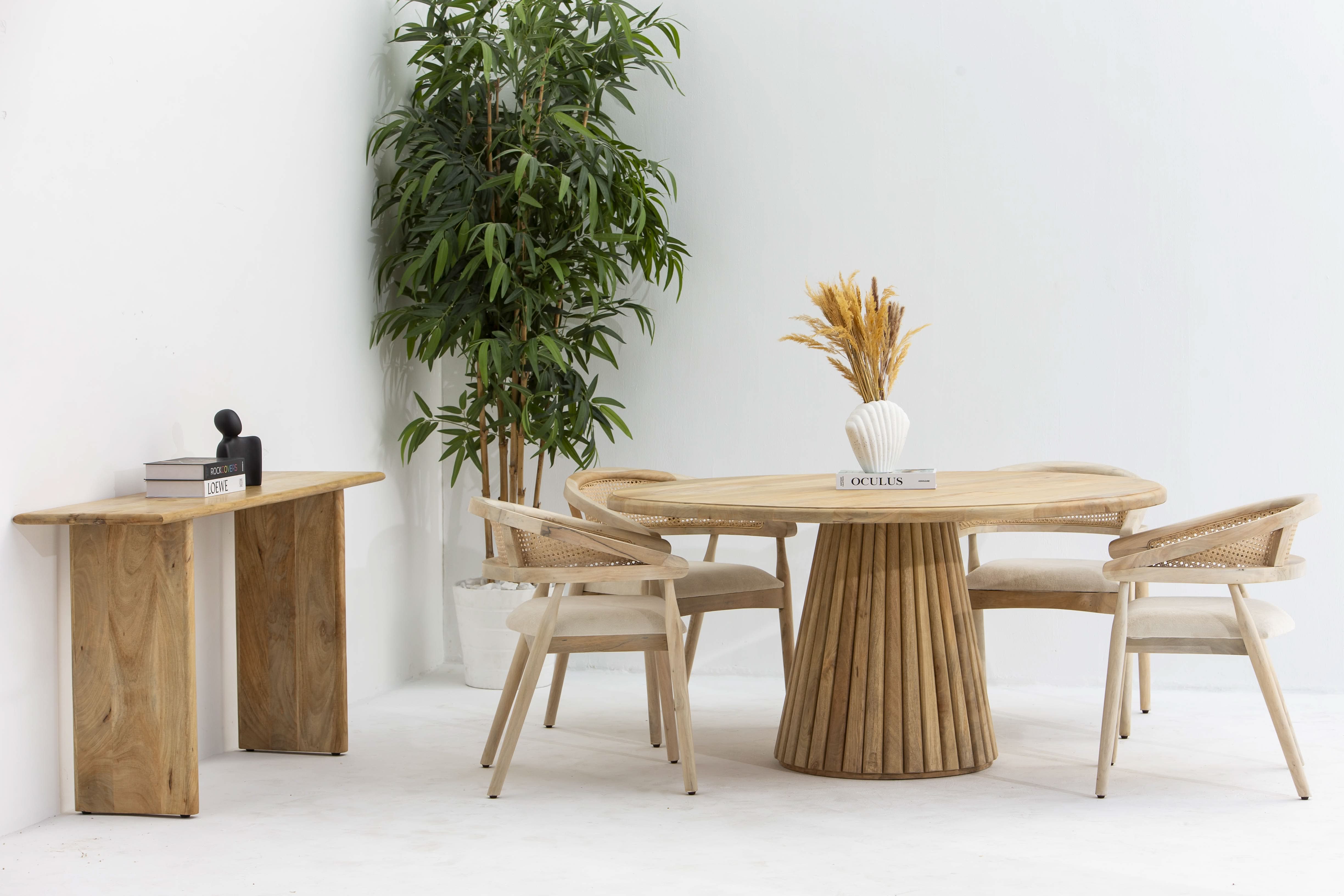 AUREVO ROUND DINING TABLE - Art and craft furniture