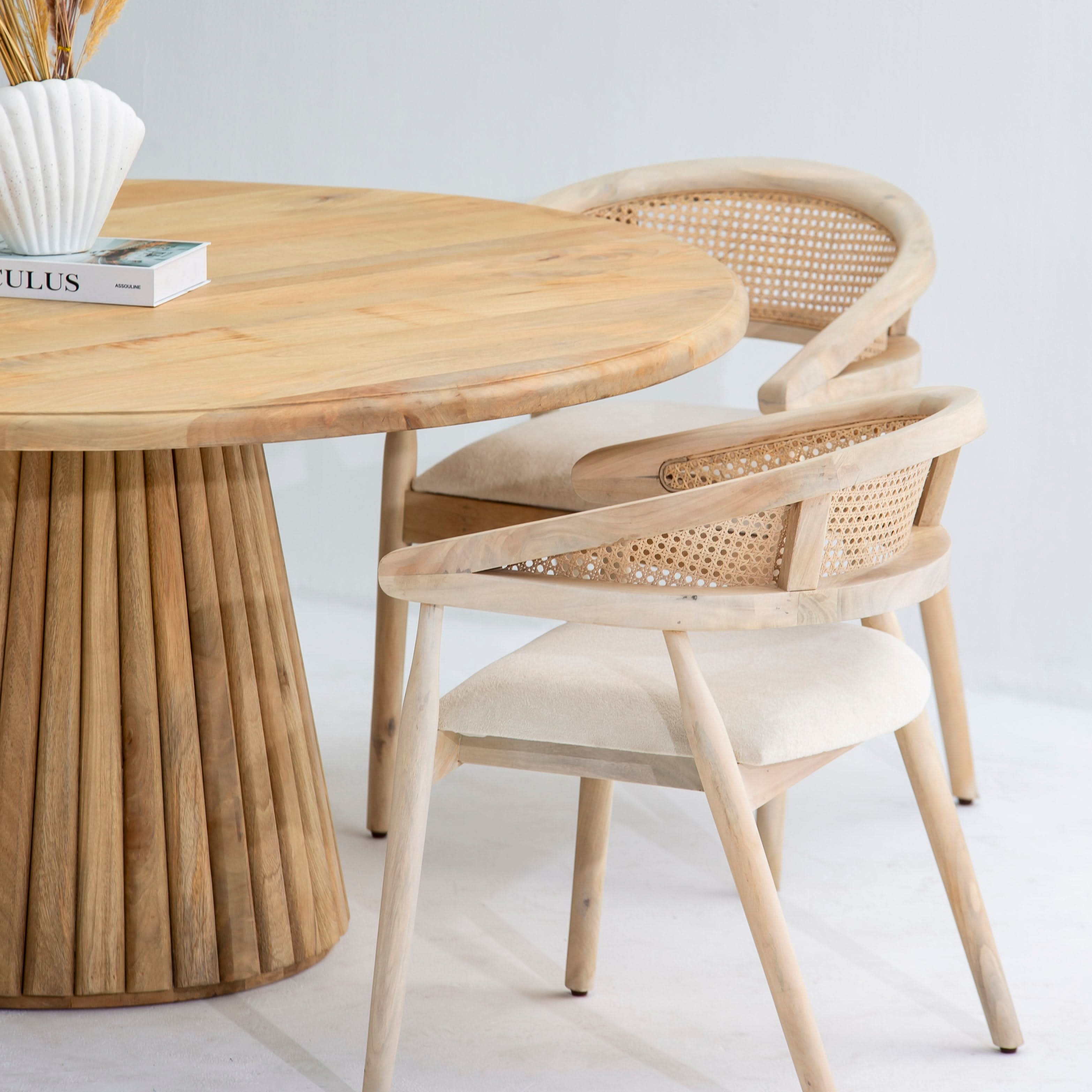 AUREVO ROUND DINING TABLE - Art and craft furniture