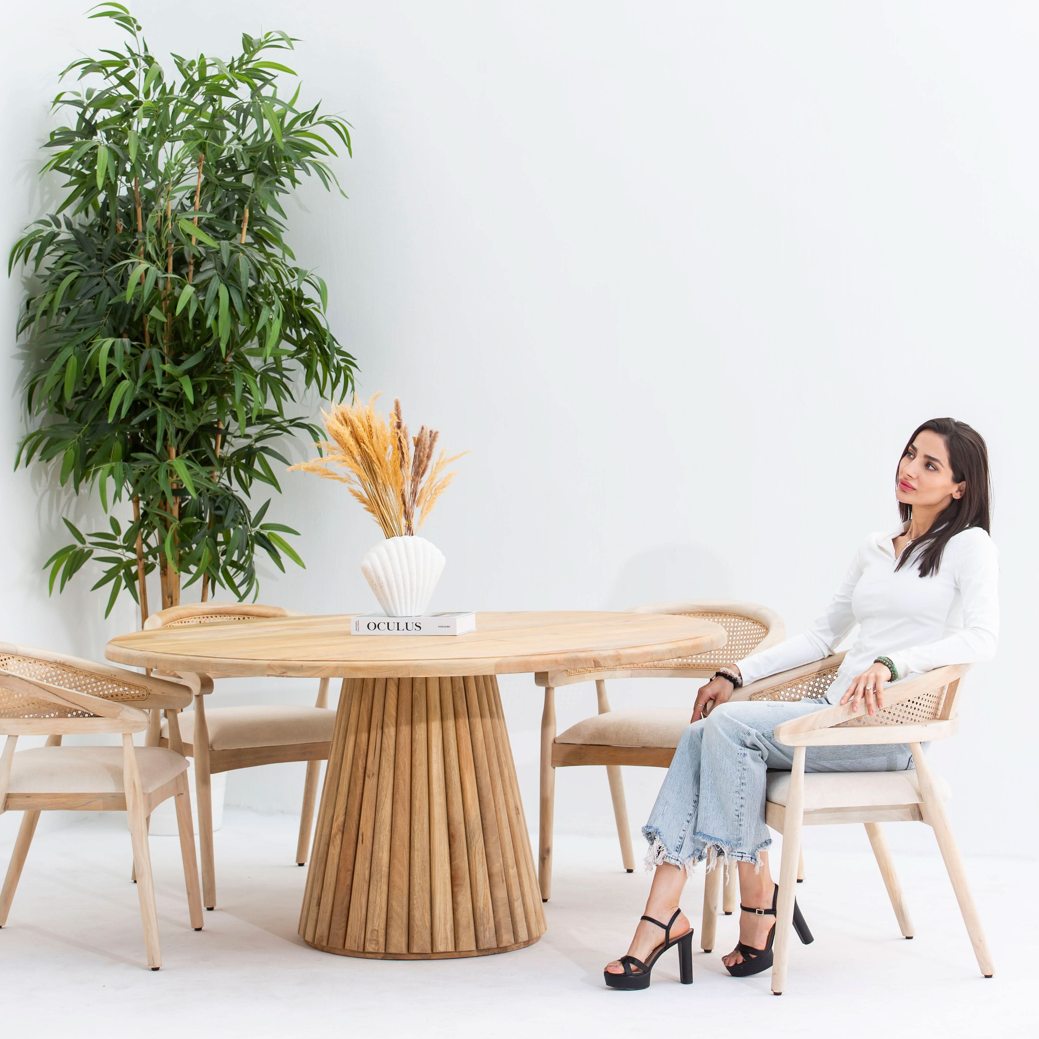 AUREVO ROUND DINING TABLE - Art and craft furniture