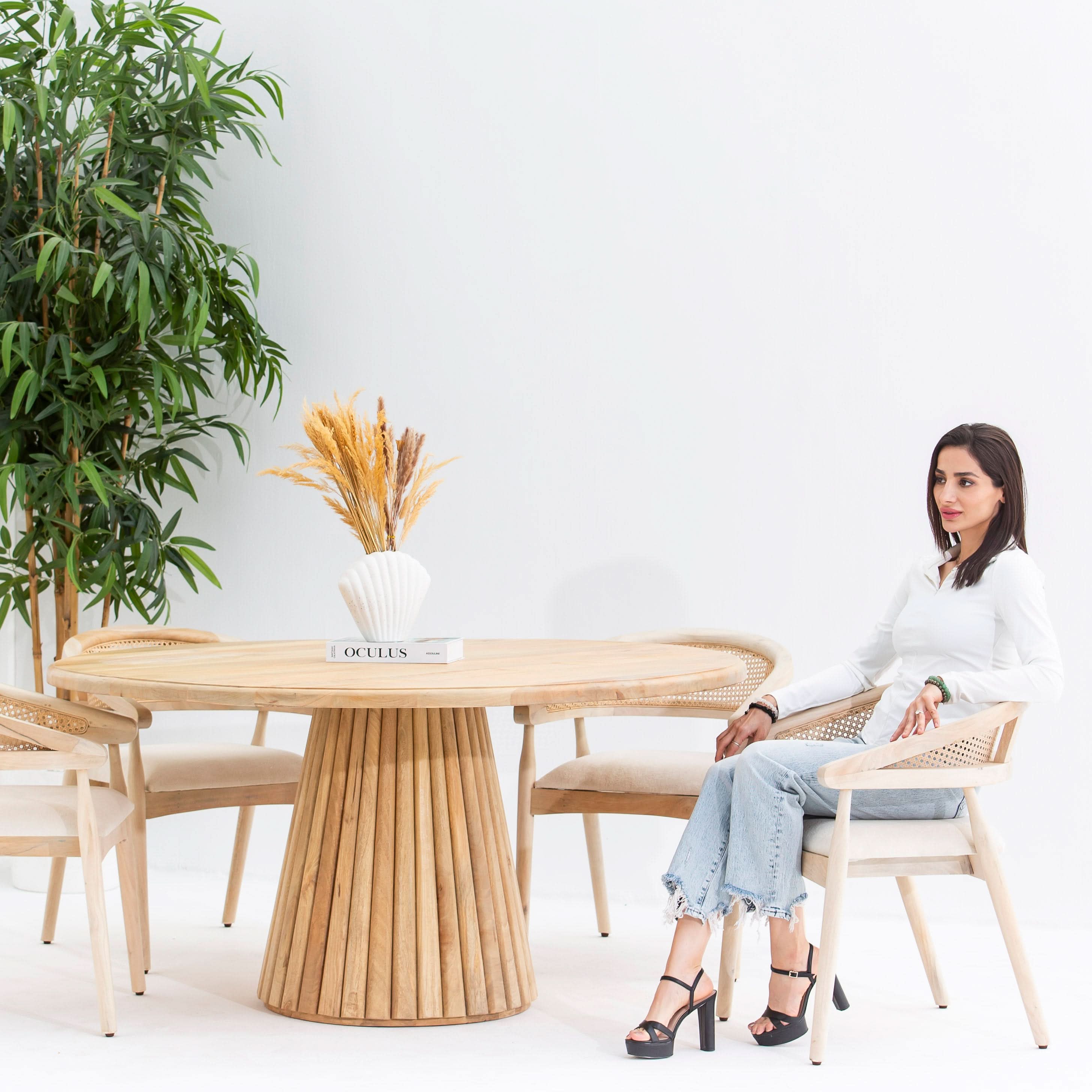 AUREVO ROUND DINING TABLE - Art and craft furniture