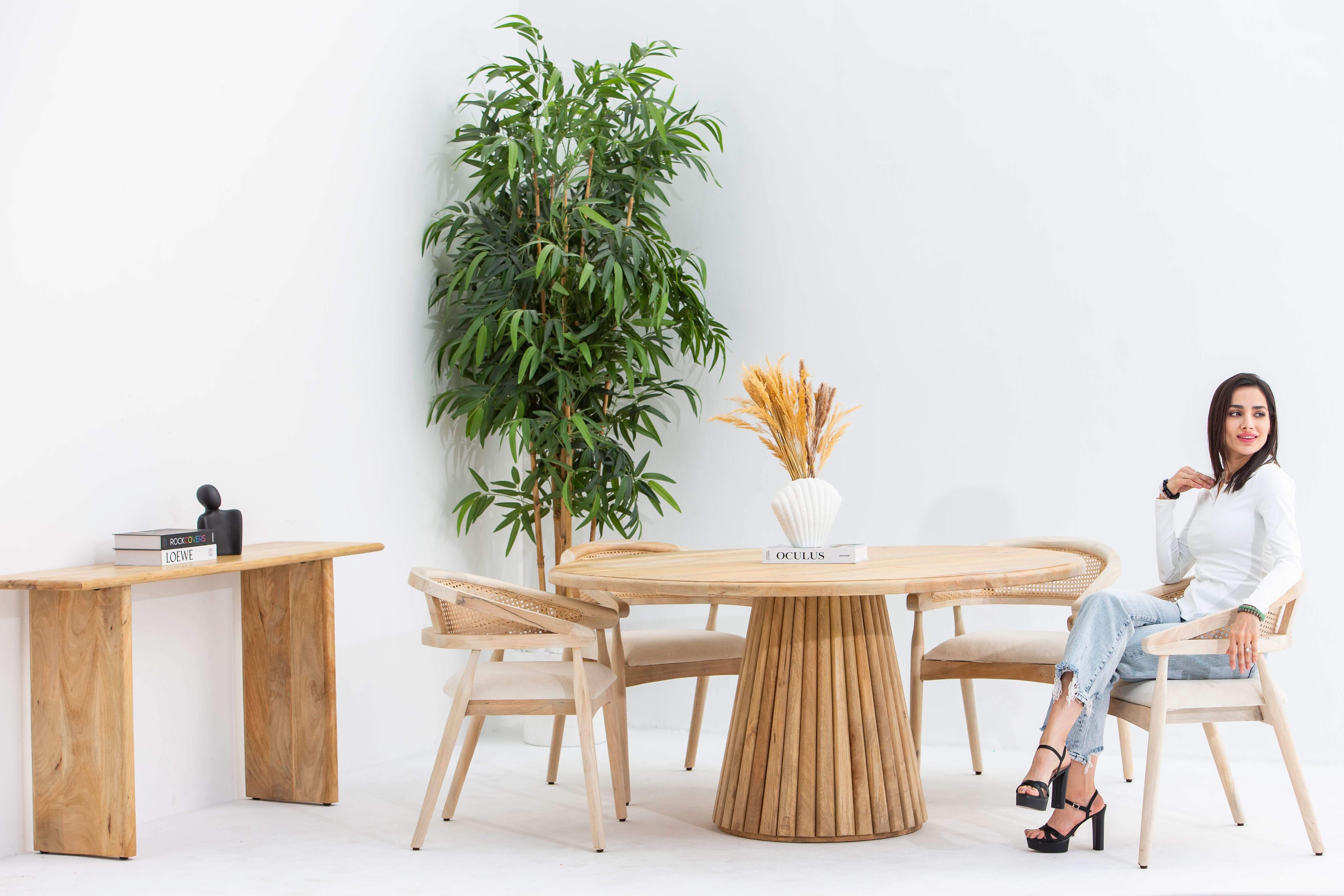 AUREVO ROUND DINING TABLE - Art and craft furniture