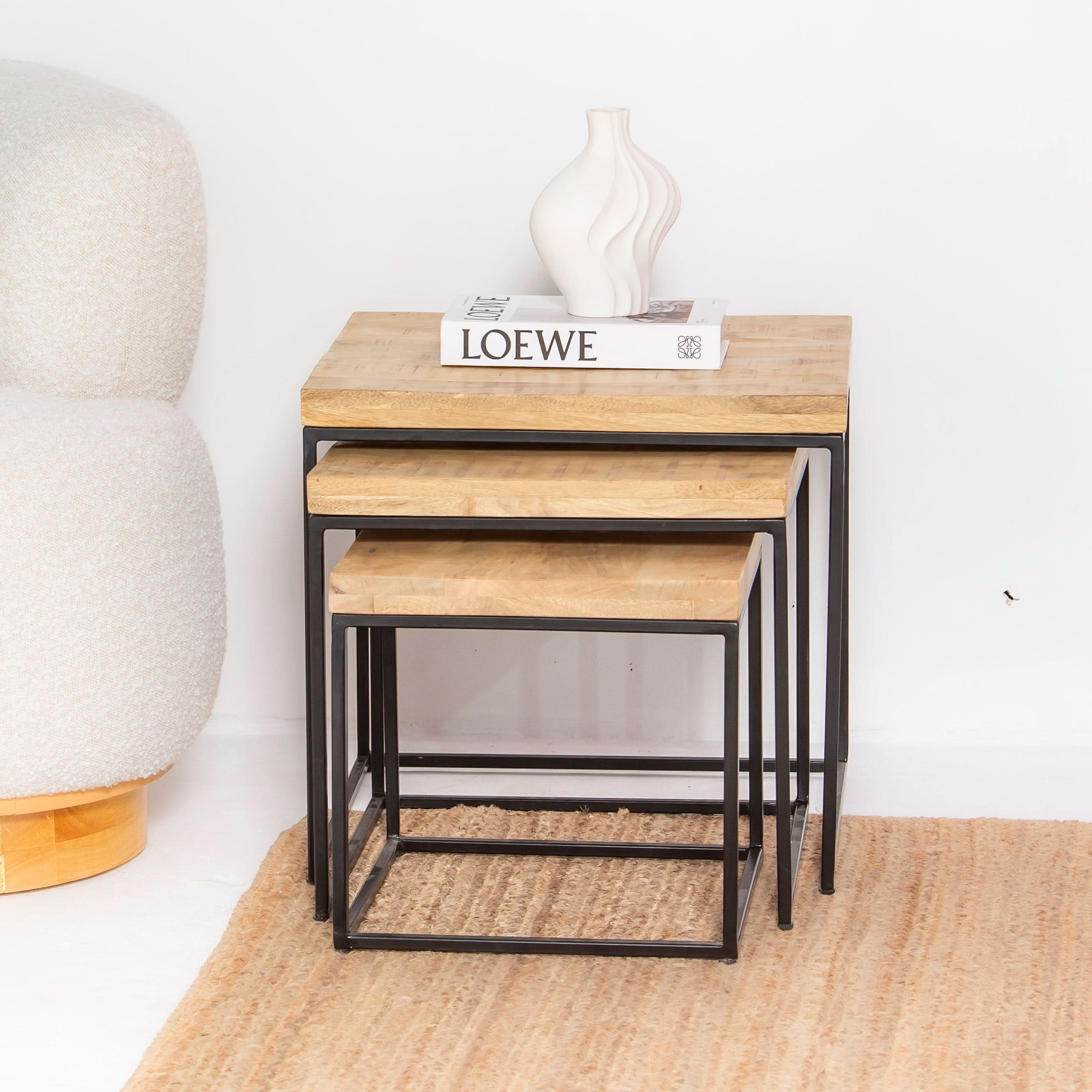 THE VERSATILE NESTING TABLE - Art and craft furniture