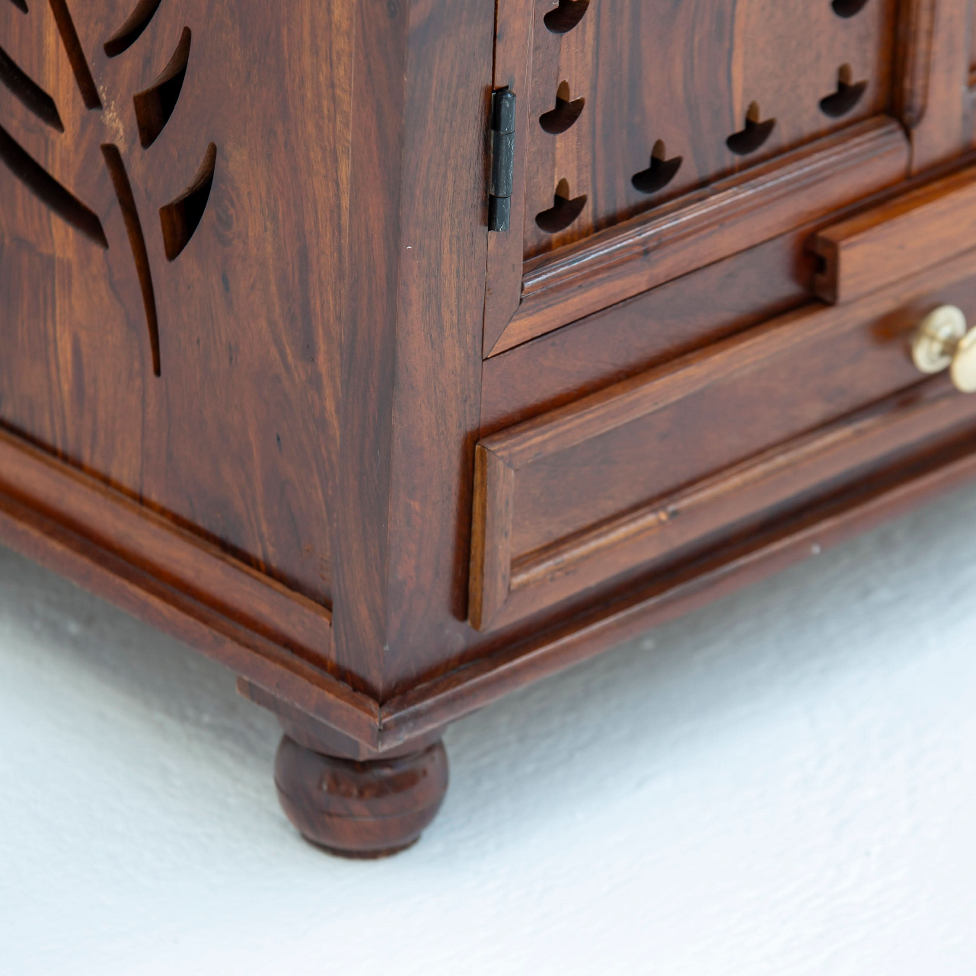 WOODEN TEMPLE - Art and craft furniture