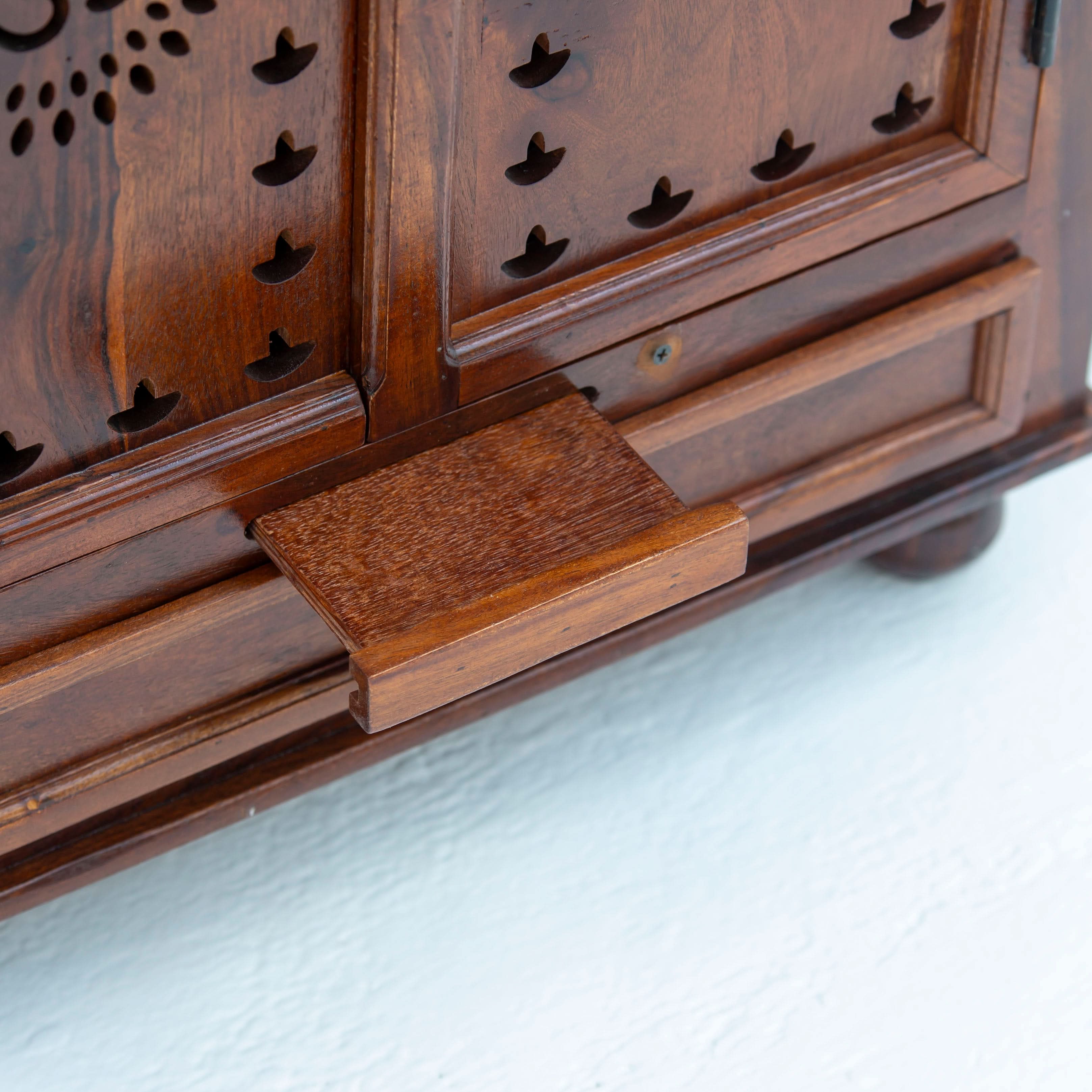 WOODEN TEMPLE - Art and craft furniture