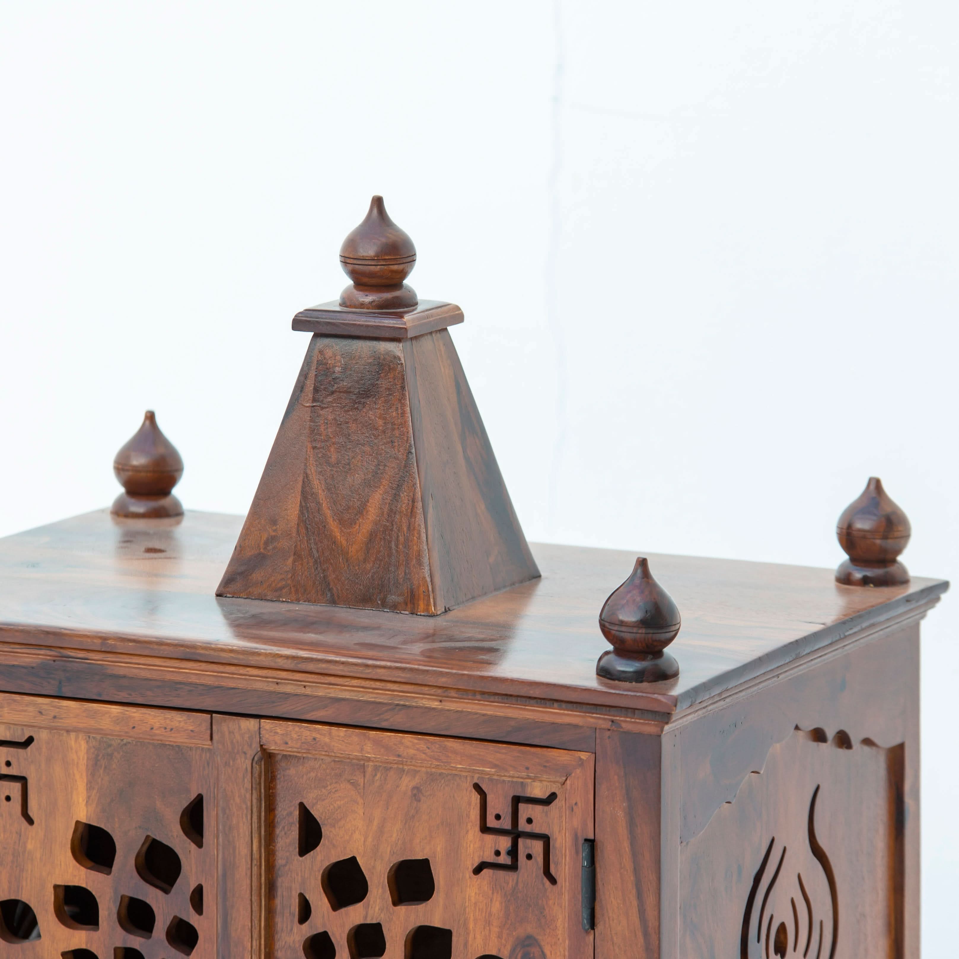 WOODEN TEMPLE - Art and craft furniture
