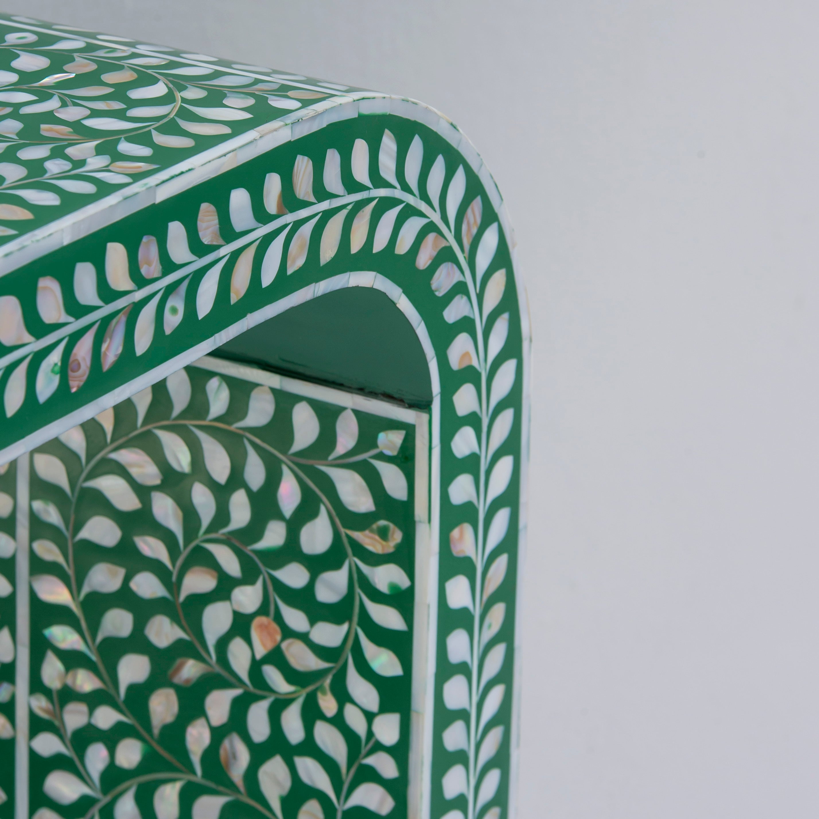 OCEAN-GREEN MOTHER OF PEARL U SHAPE CONSOLE TABLE - Art and craft furniture