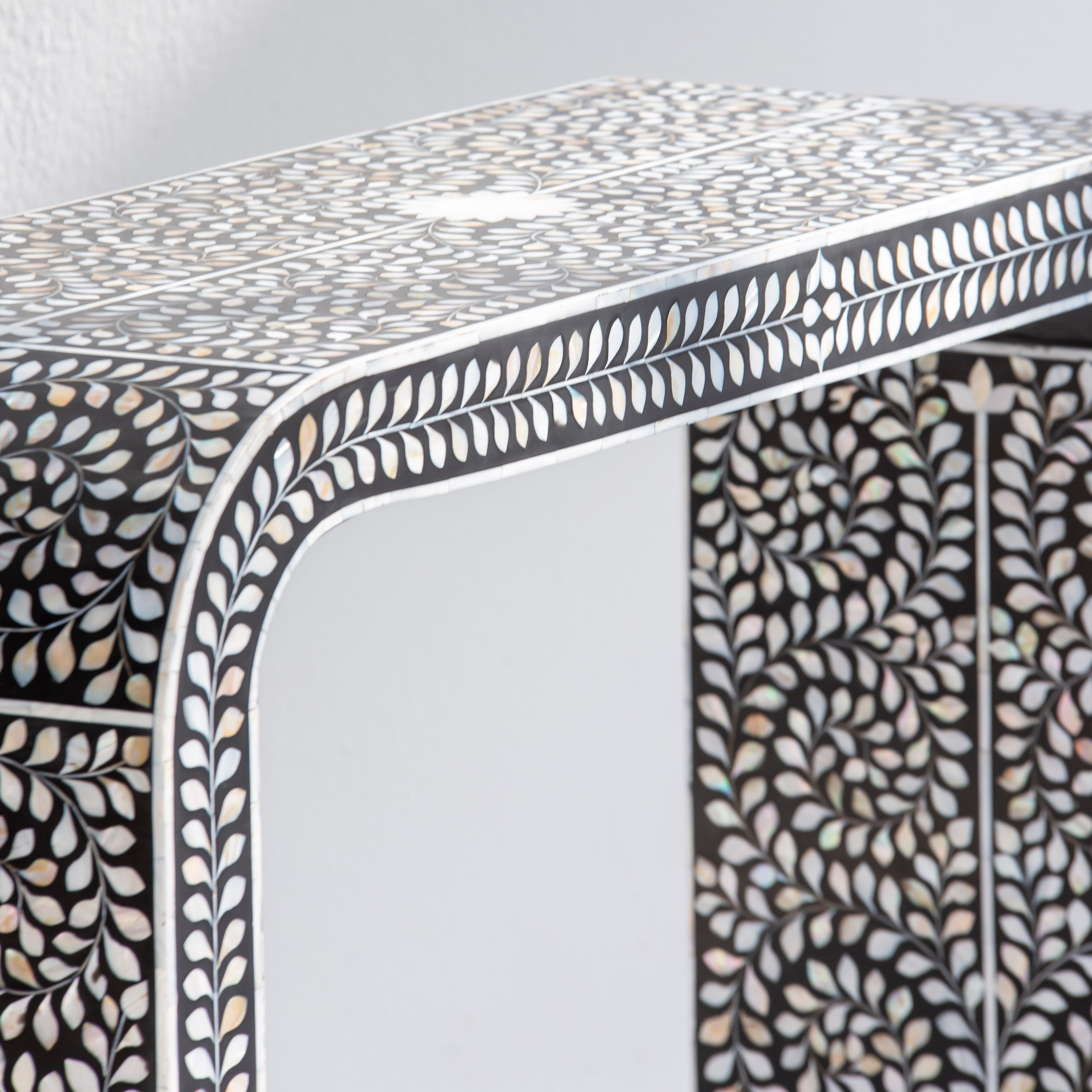 OCEAN-BLACK MOTHER OF PEARL U SHAPE CONSOLE TABLE - Art and craft furniture