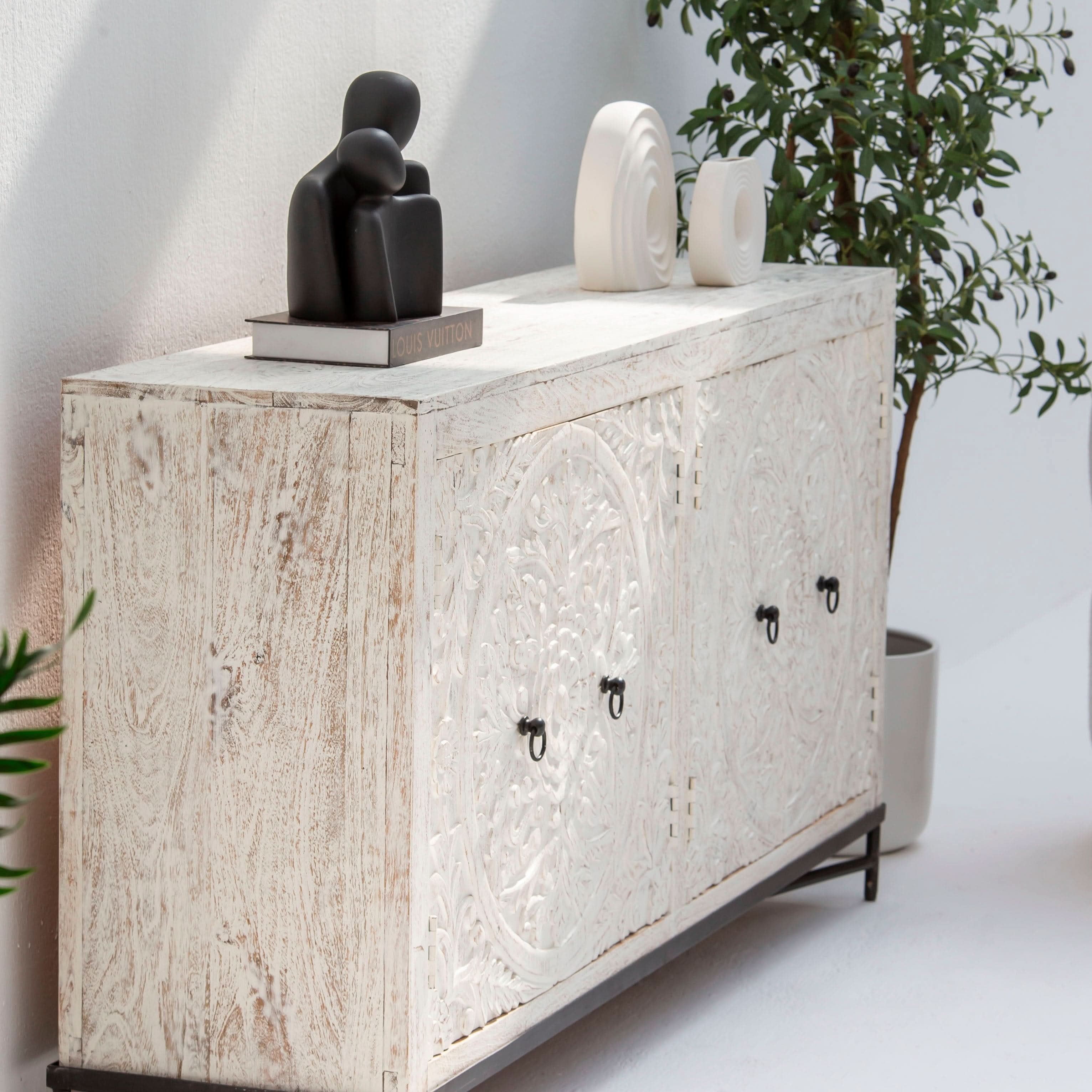 DABORA CARVING WOODEN FOUR DOOR SIDEBOARD - Art and craft furniture