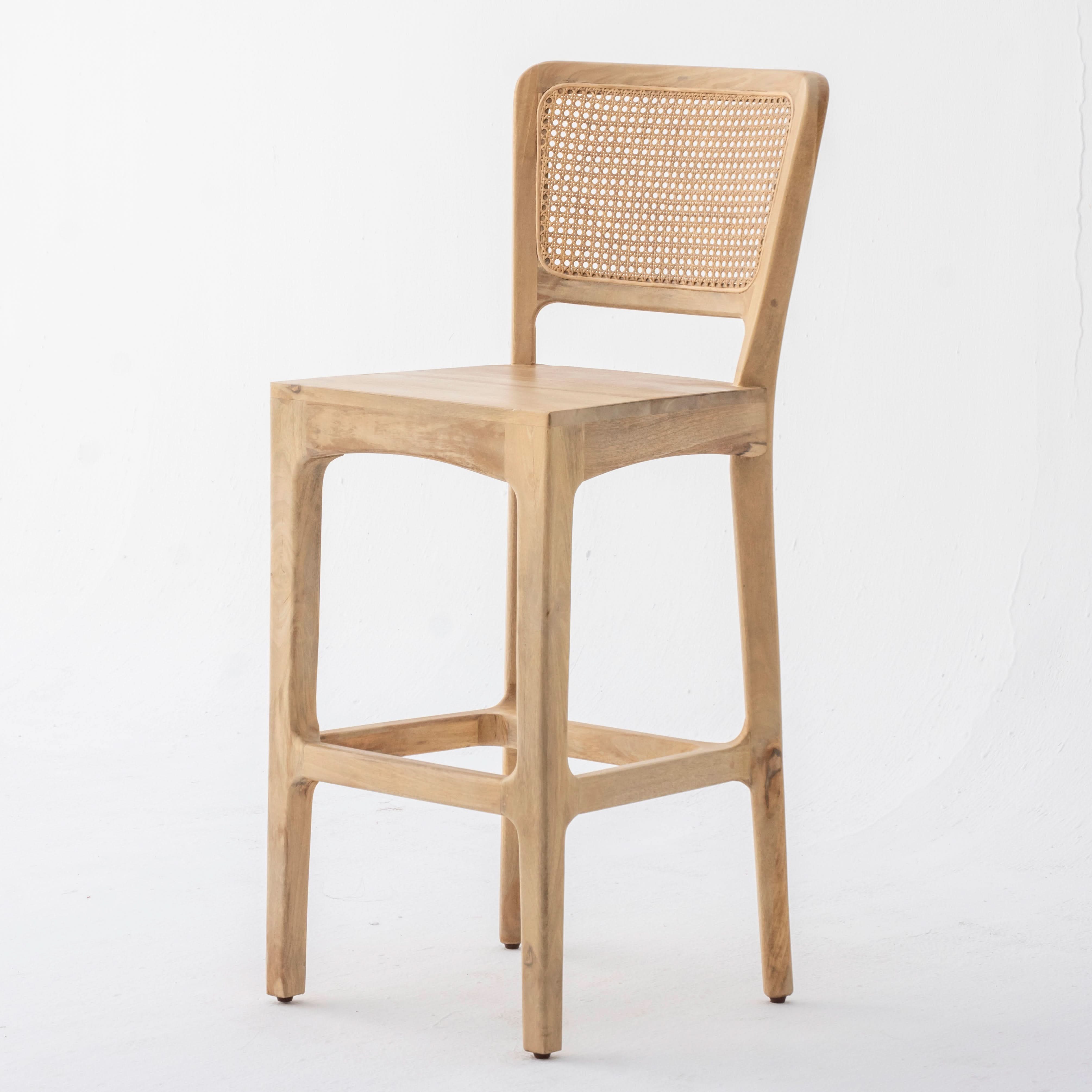 MINIMALIST MANGO WOOD BAR STOOL - Art and craft furniture