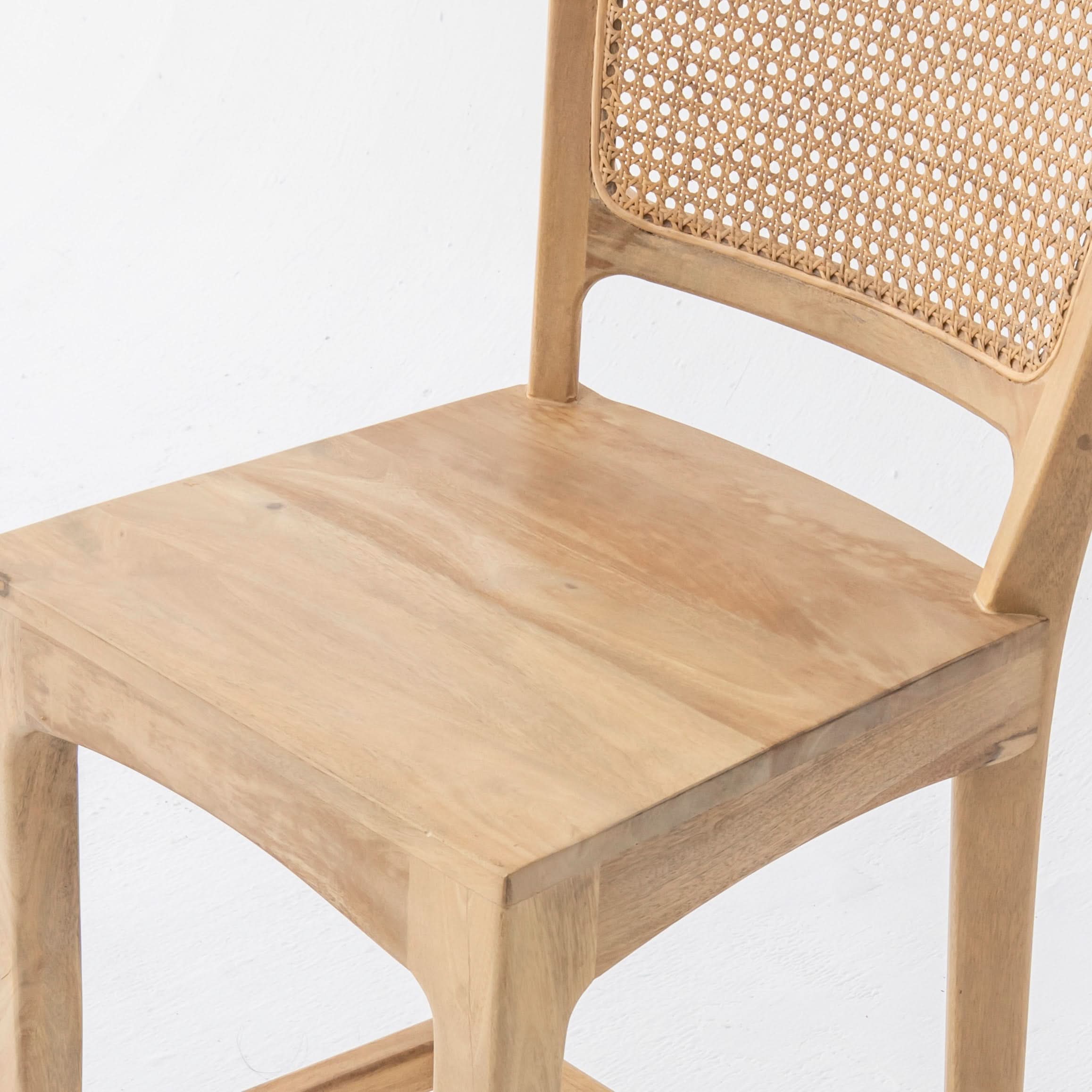 MINIMALIST MANGO WOOD BAR STOOL - Art and craft furniture