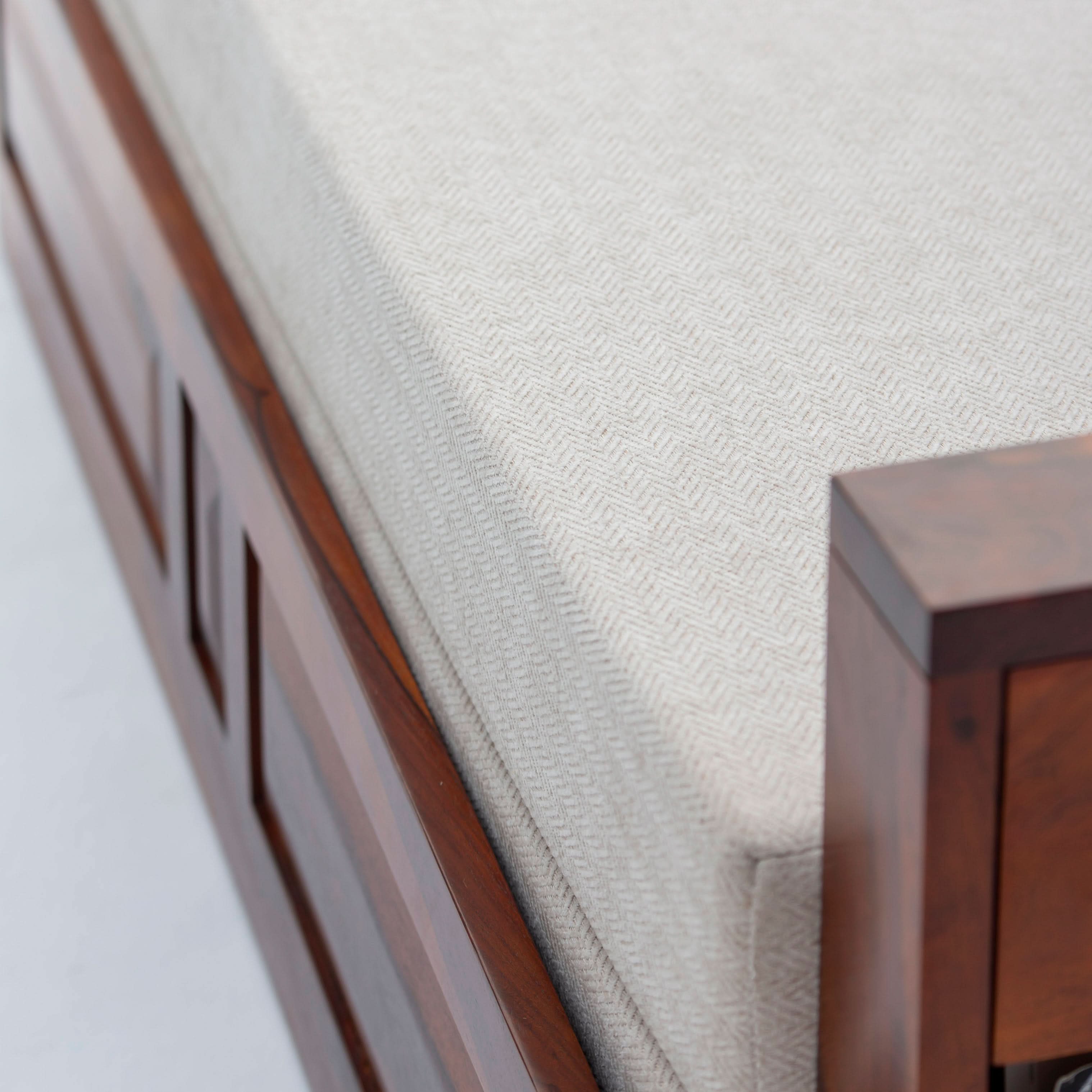 BARCELONA WOODEN SOFA CUM BED - Art and craft furniture