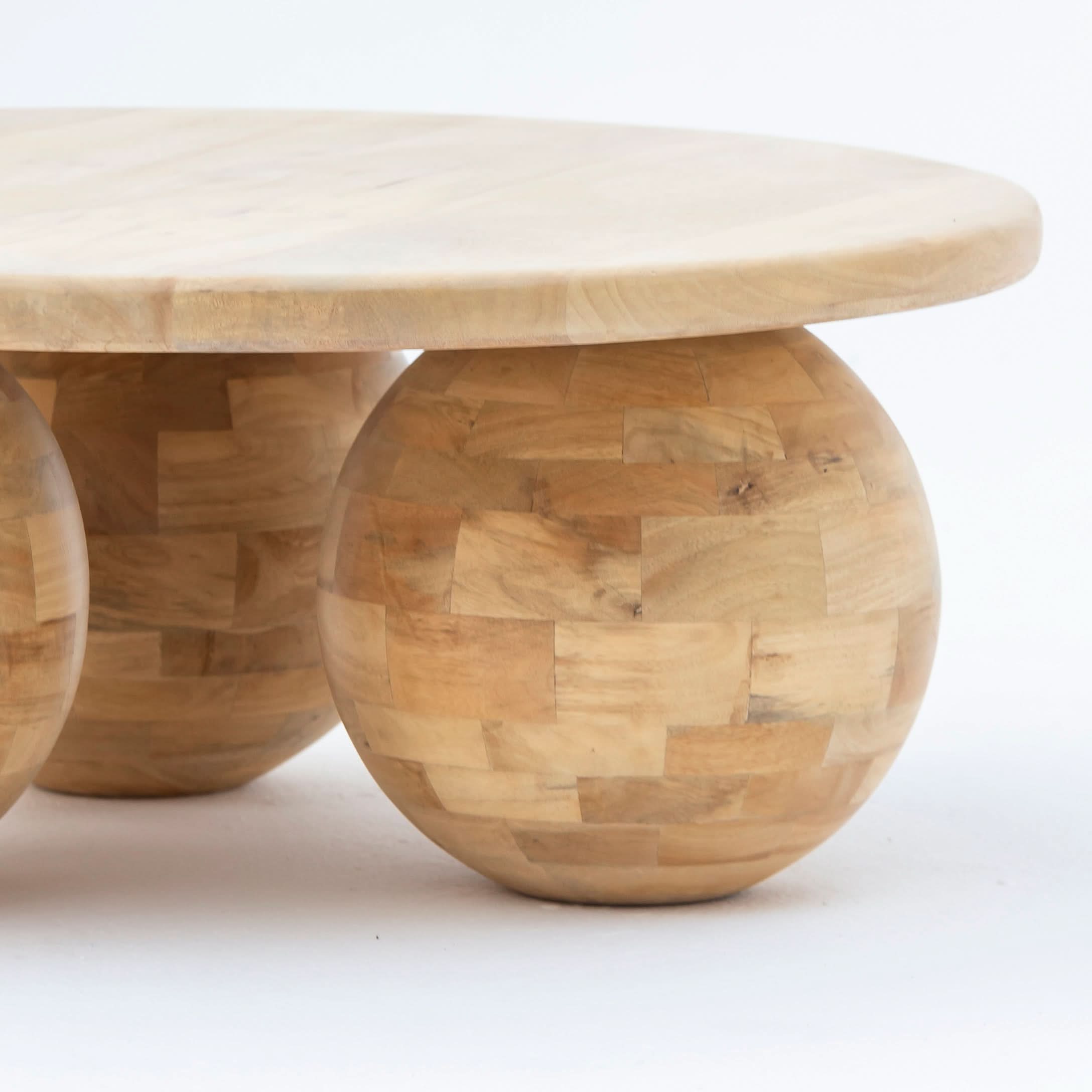 VERONA WOODEN ROUND COFFEE TABLE - Art and craft furniture