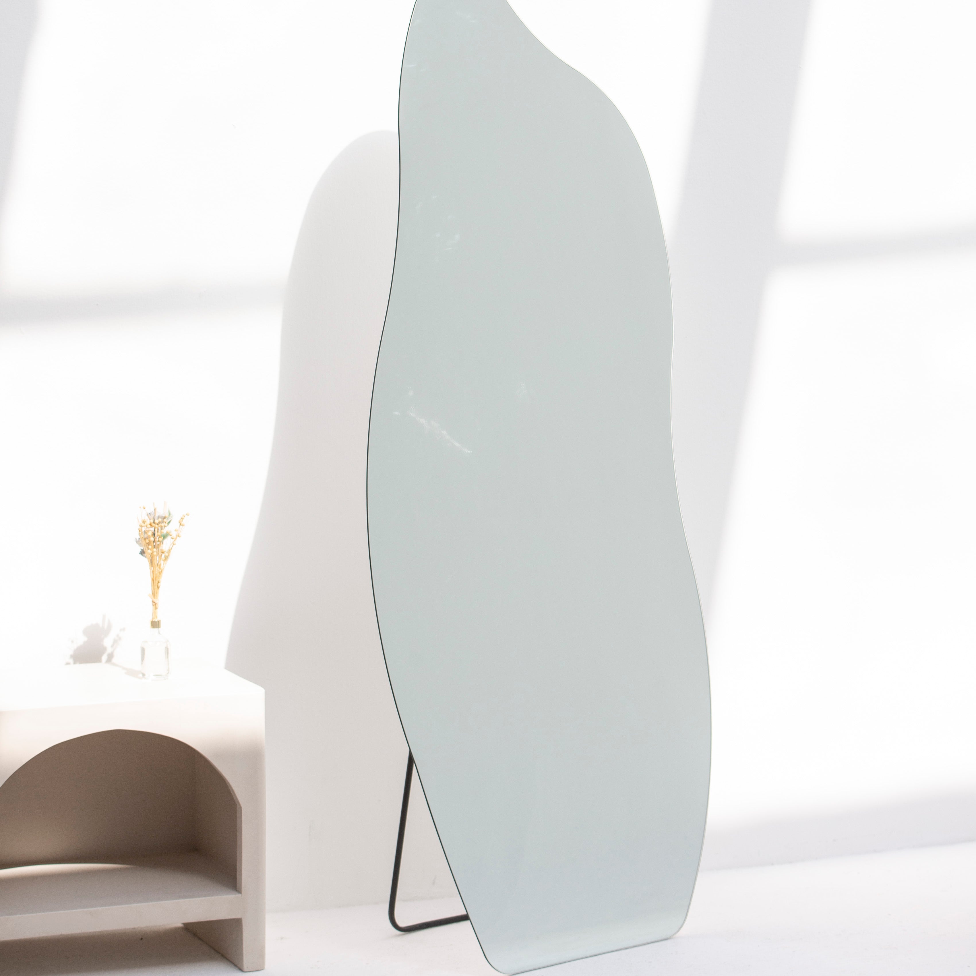 BYRON CURVE MIRROR FRAME - Art and craft furniture