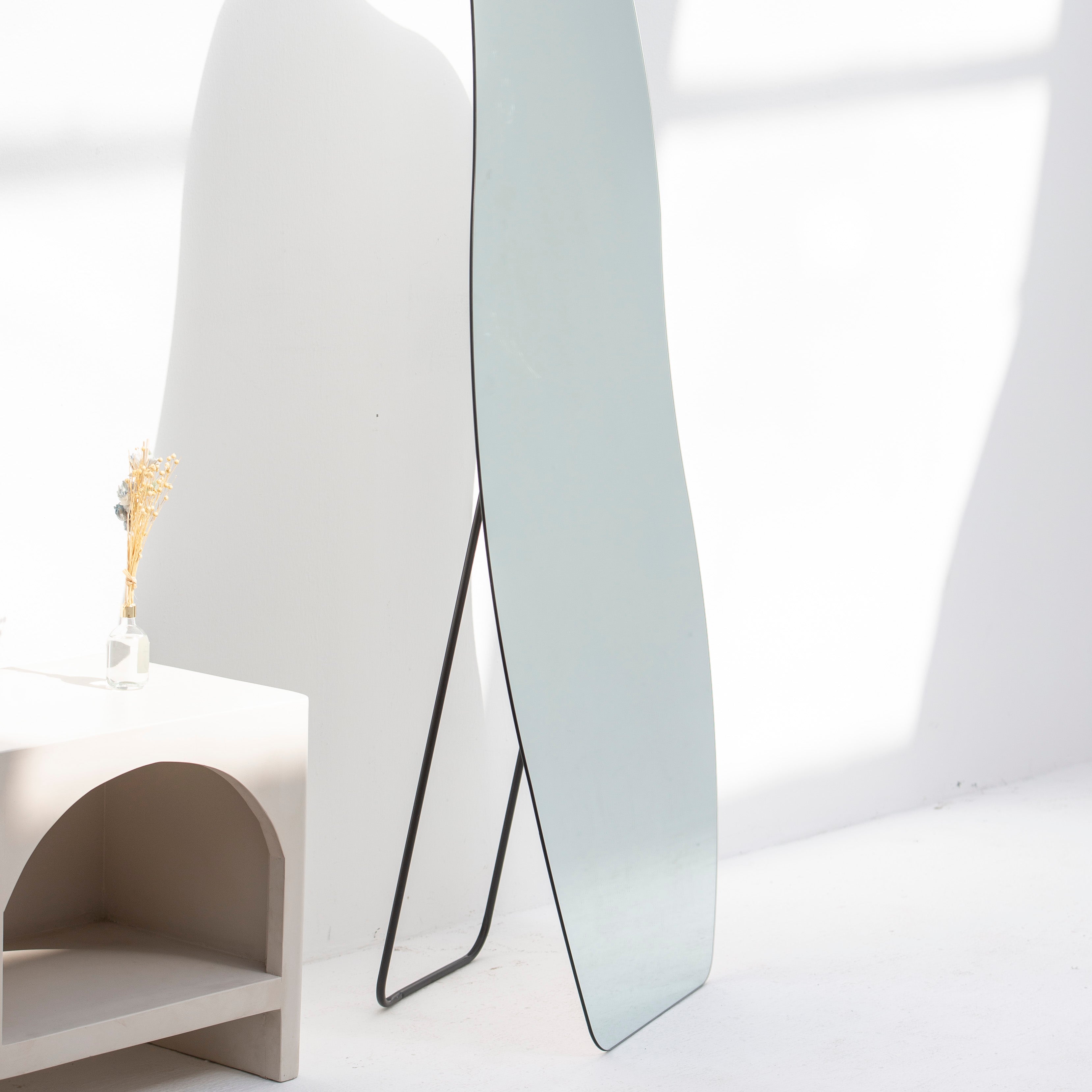 BYRON CURVE MIRROR FRAME - Art and craft furniture