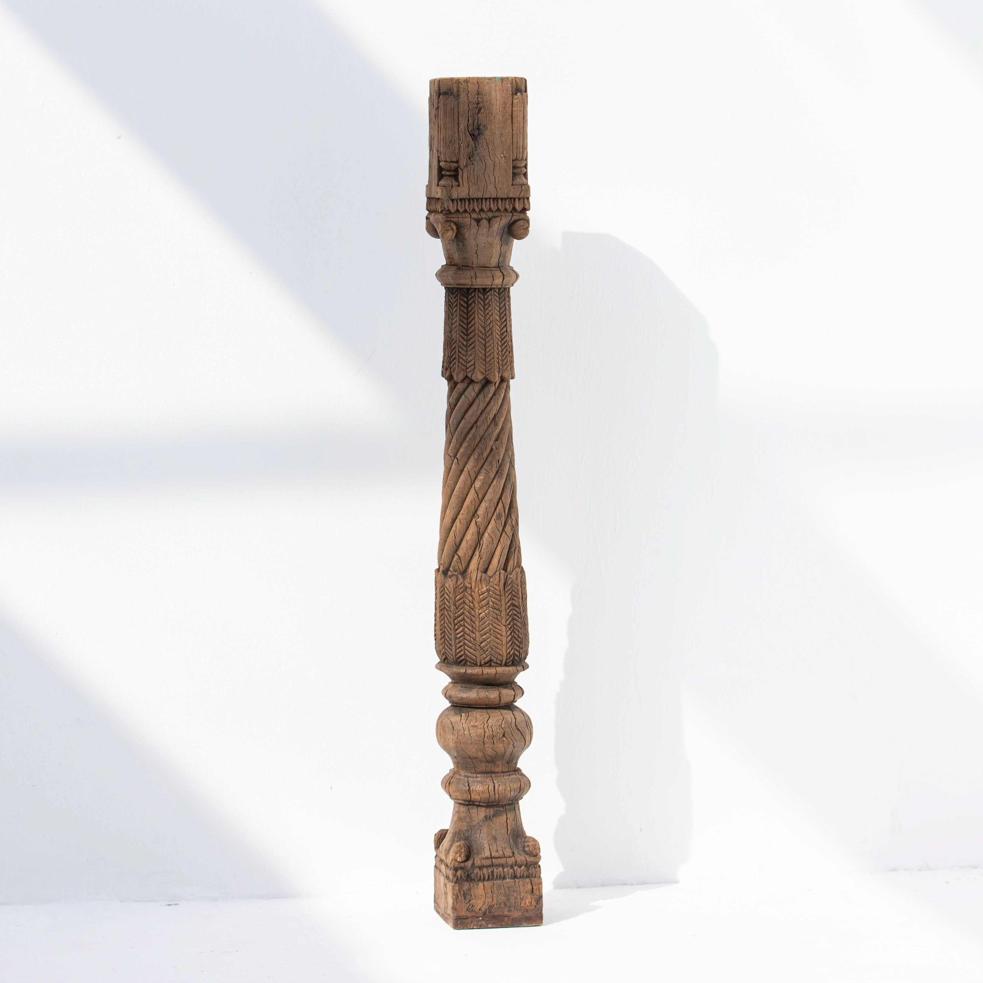 Antique Wooden Piller Unique Design - Art and craft furniture
