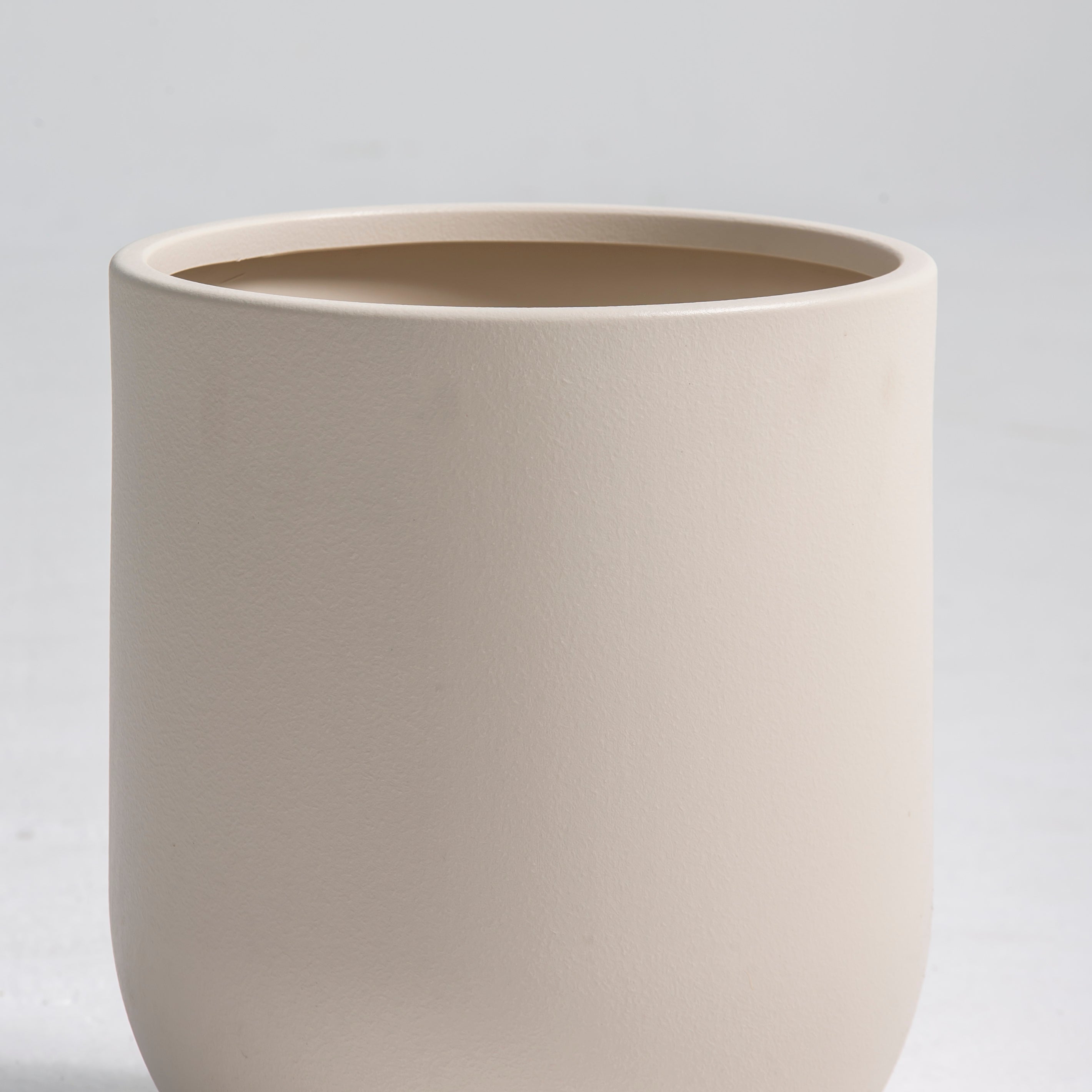 LUMO WHITE PLANTER - Art and craft furniture