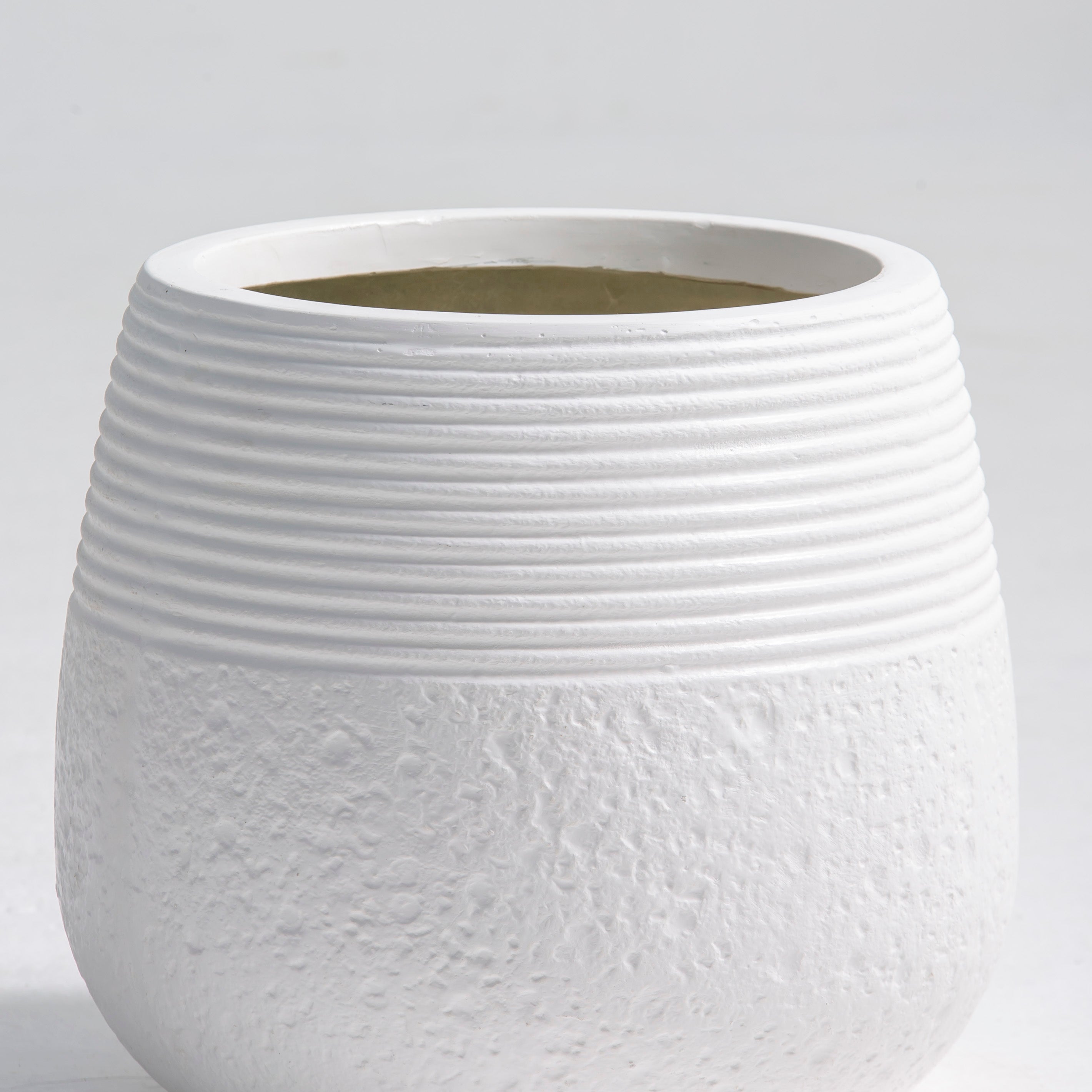 ZENO ROUND PLANTER - Art and craft furniture