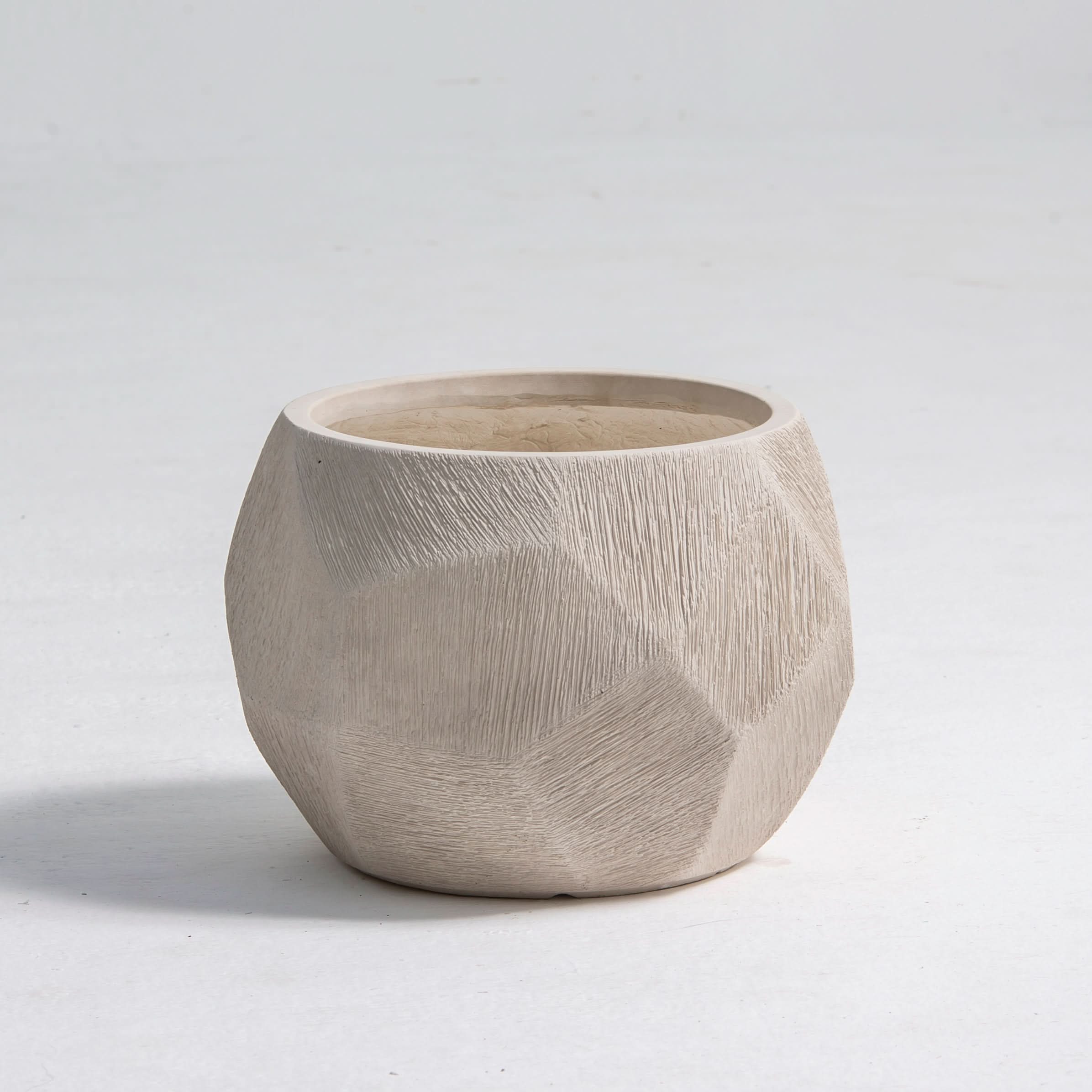 LUMO PRISM SHAPE PLANTER - Art and craft furniture