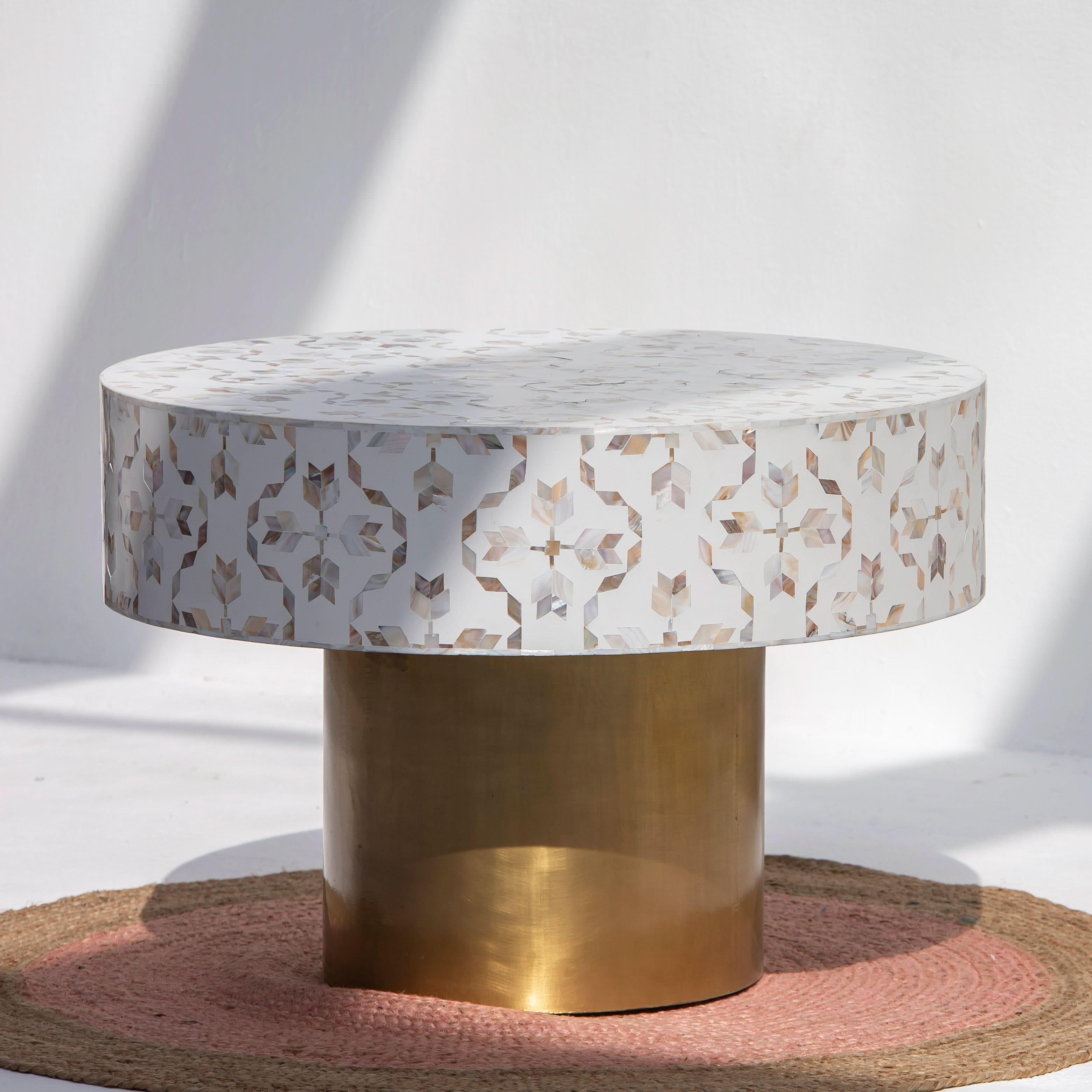 GEOMETRIC WHITE MOTHER OF PEARL ROUND COFFEE TABLE - Art and craft furniture