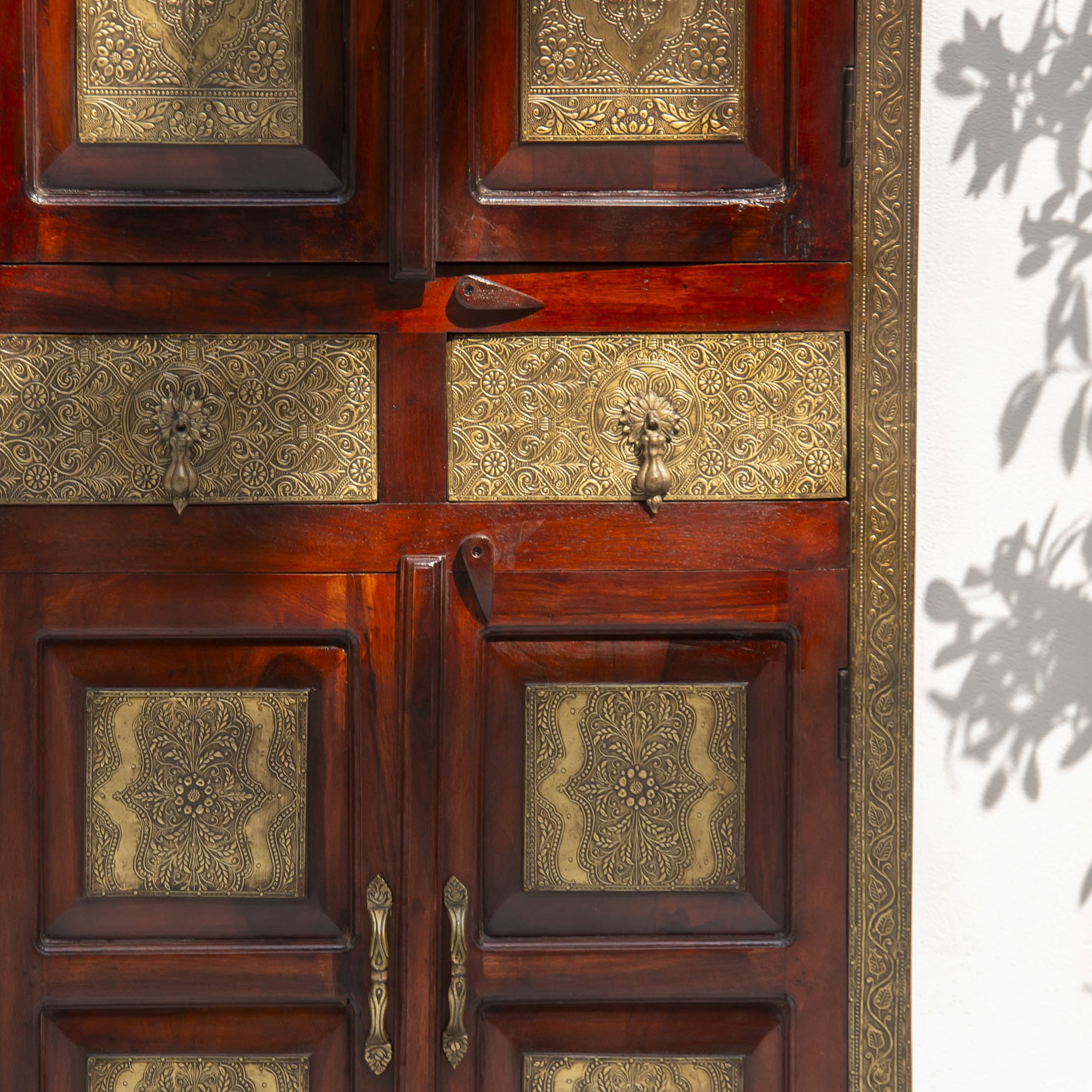 RICHMOND 4 DOORS 2 DRAWERS BRASS CABINET - Art and craft furniture