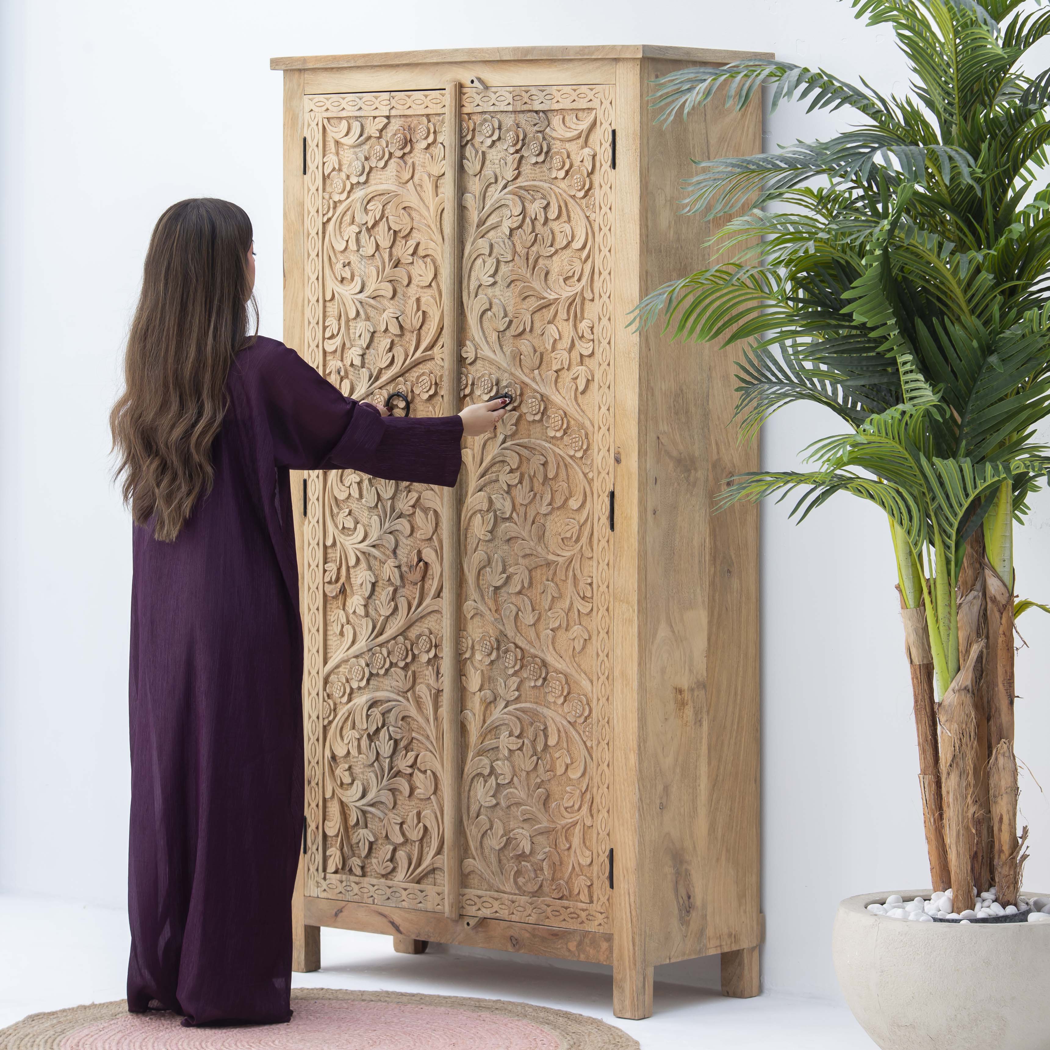 CARVING WOODEN CABINET - Art and craft furniture