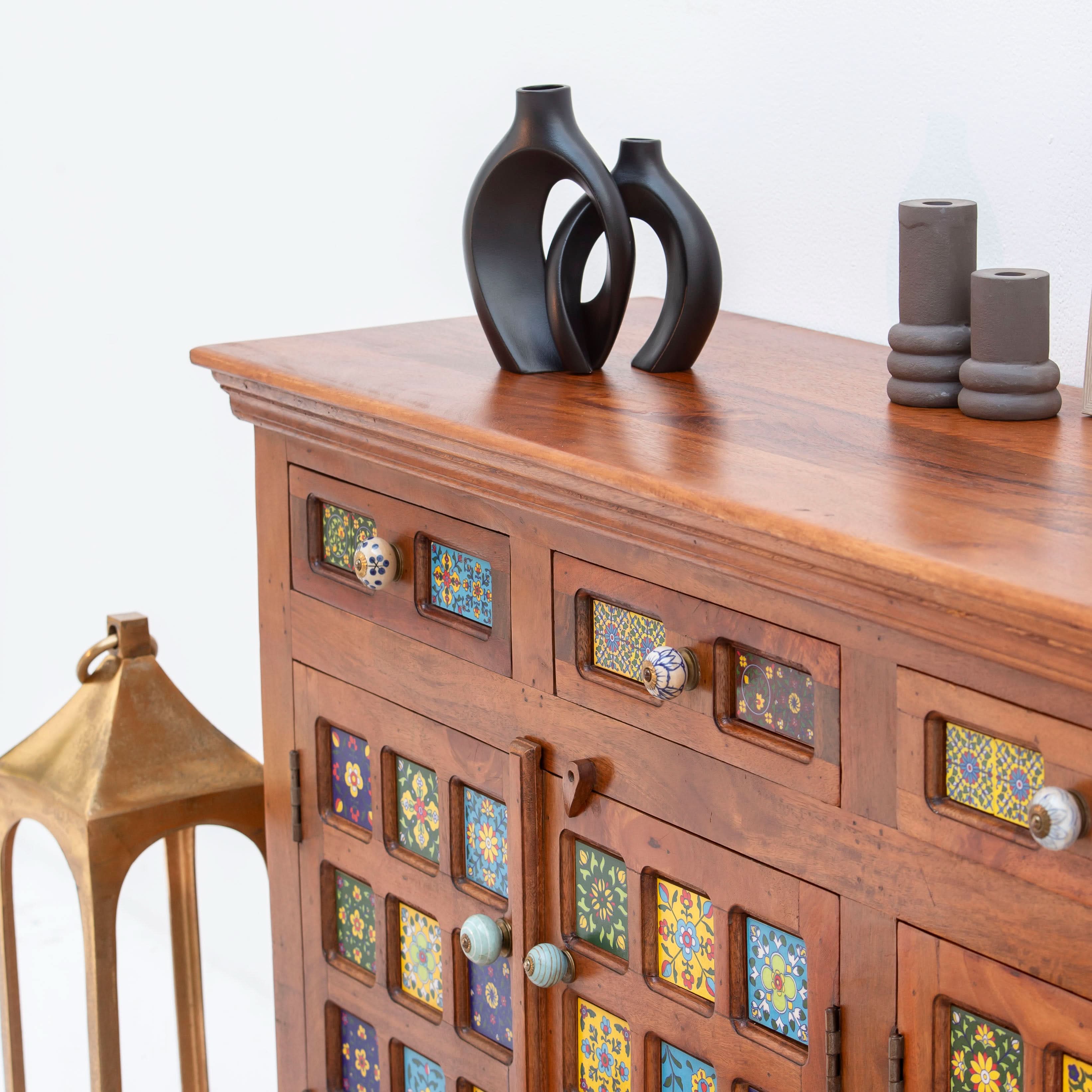 SHESTILE TILE FTD SIDEBOARD - Art and craft furniture