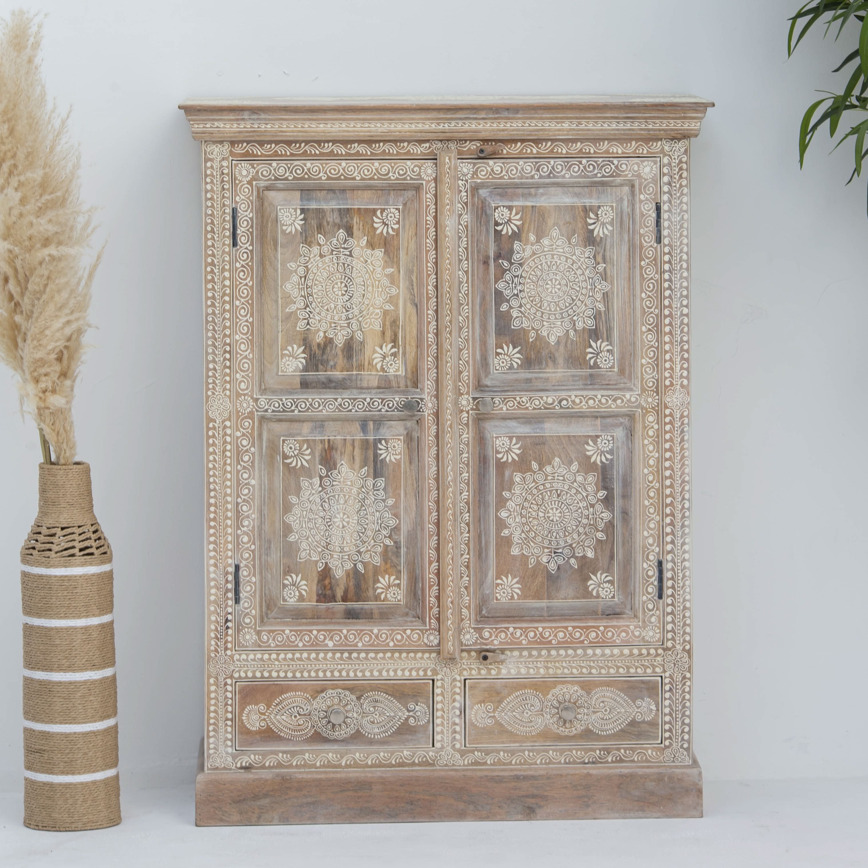 ELMORA PAINTING WOODEN CABINET - Art and craft furniture