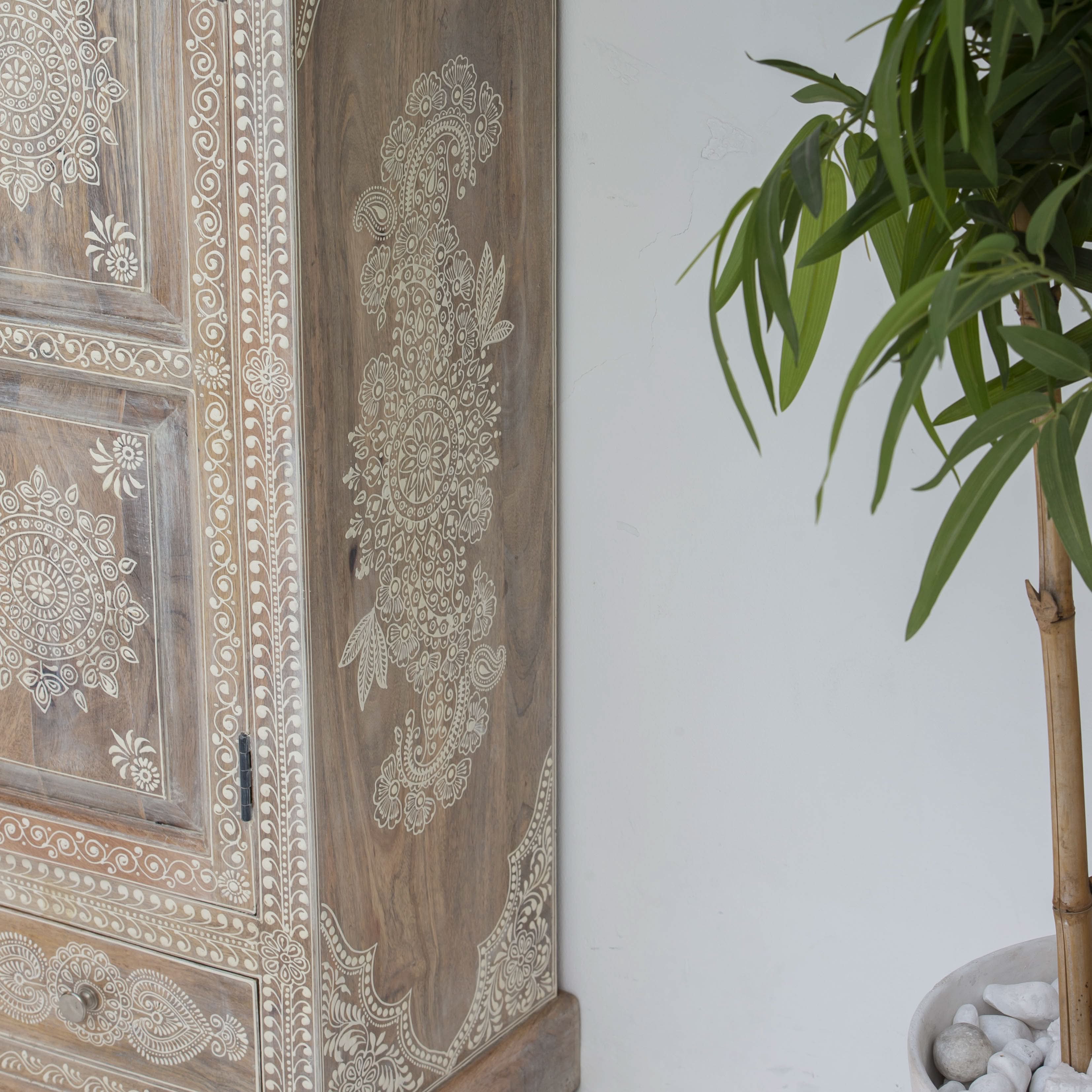 ELMORA PAINTING WOODEN CABINET - Art and craft furniture