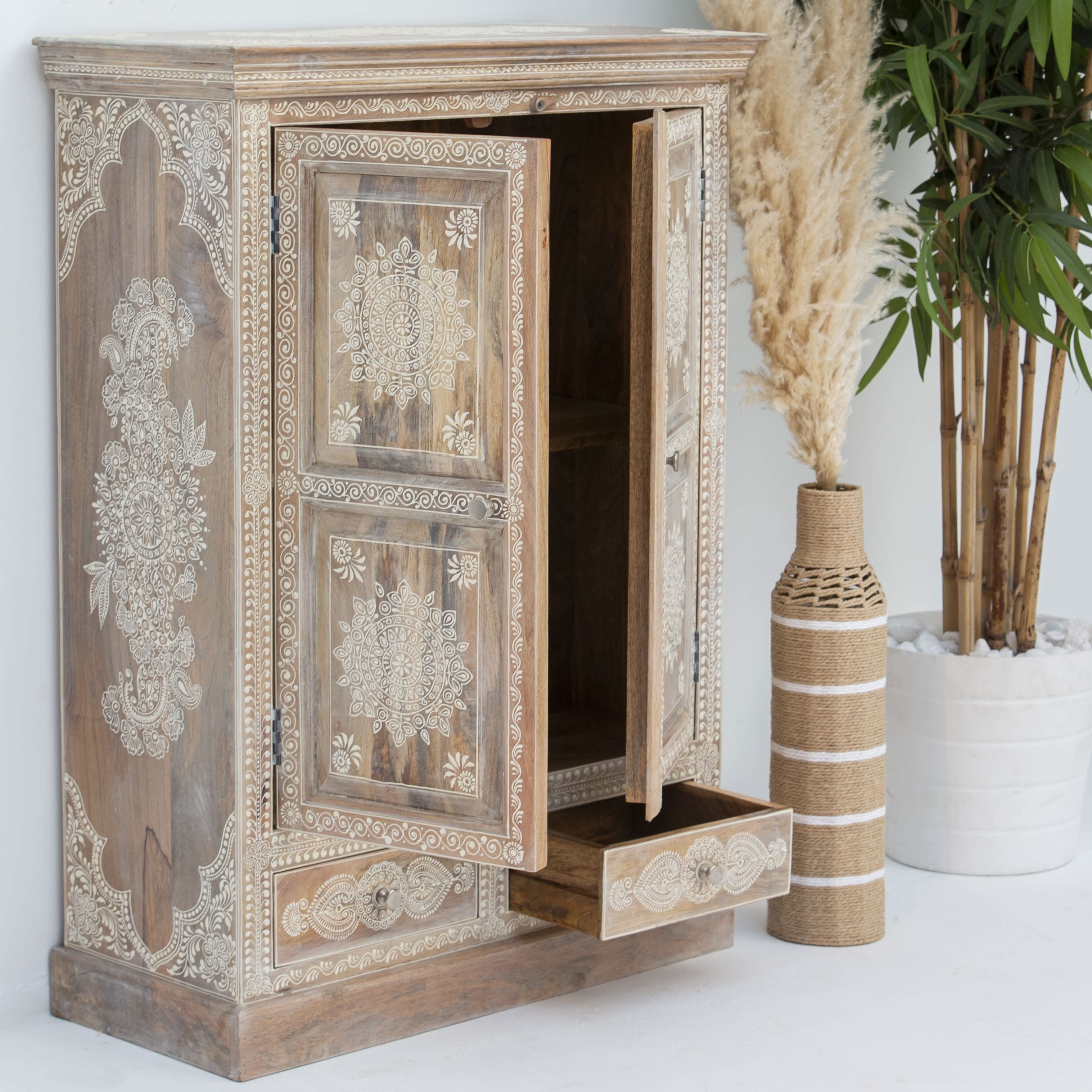 ELMORA PAINTING WOODEN CABINET - Art and craft furniture