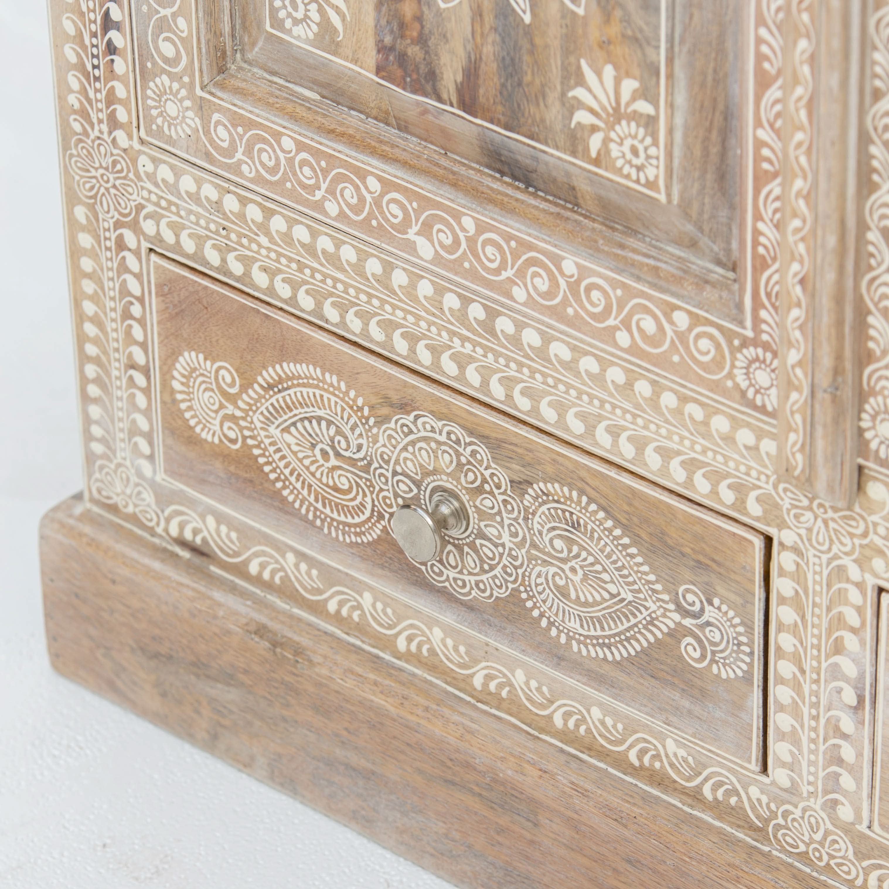 ELMORA PAINTING WOODEN CABINET - Art and craft furniture