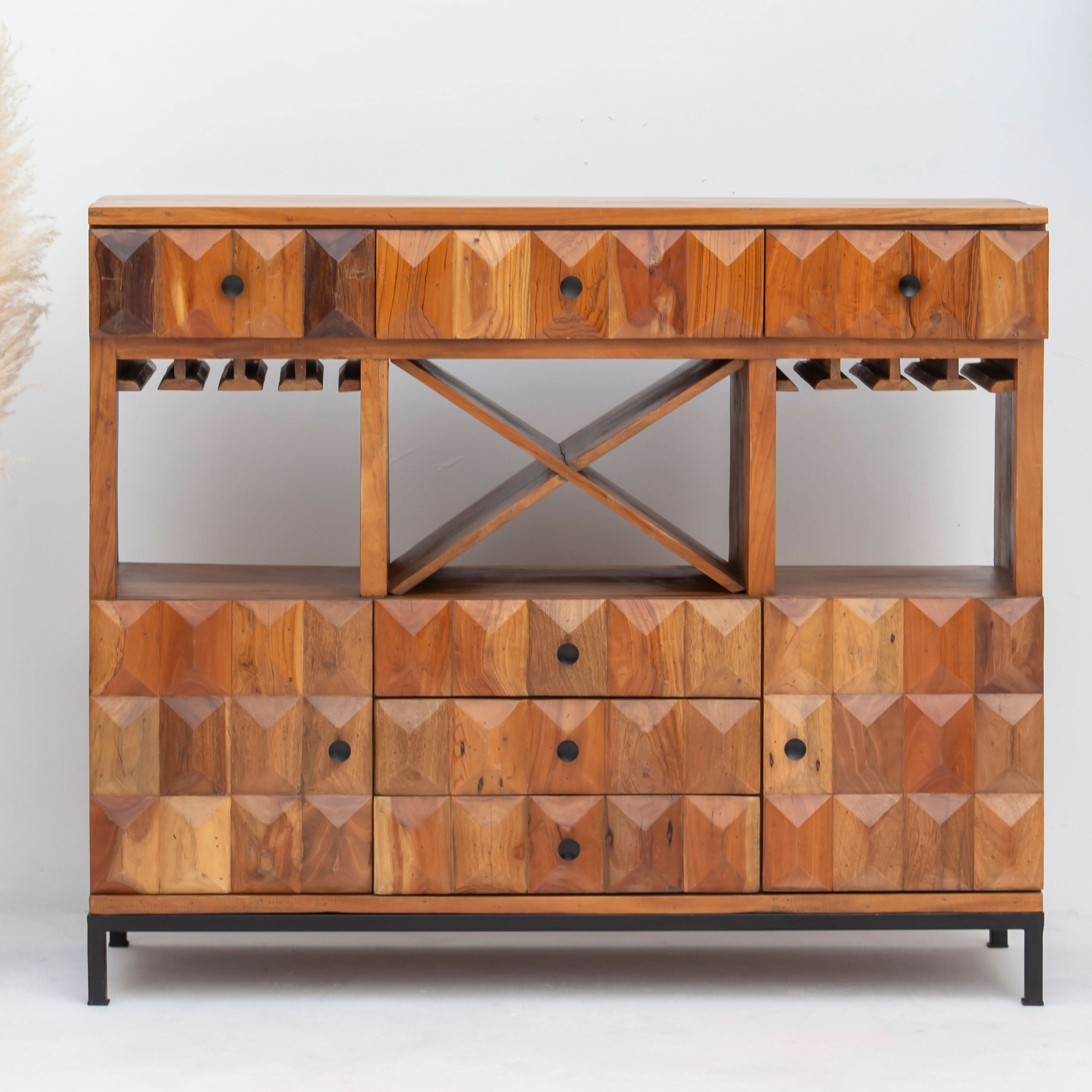 DIAMOND DESIGN BAR - Art and craft furniture