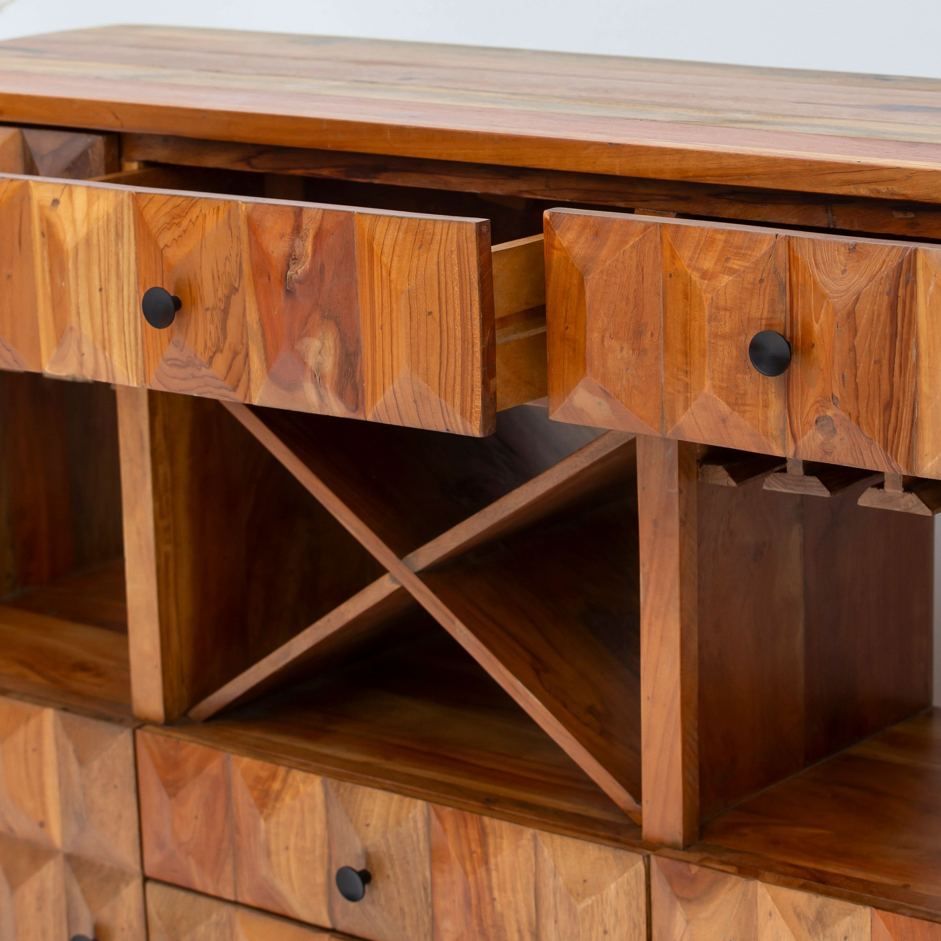 DIAMOND DESIGN BAR - Art and craft furniture
