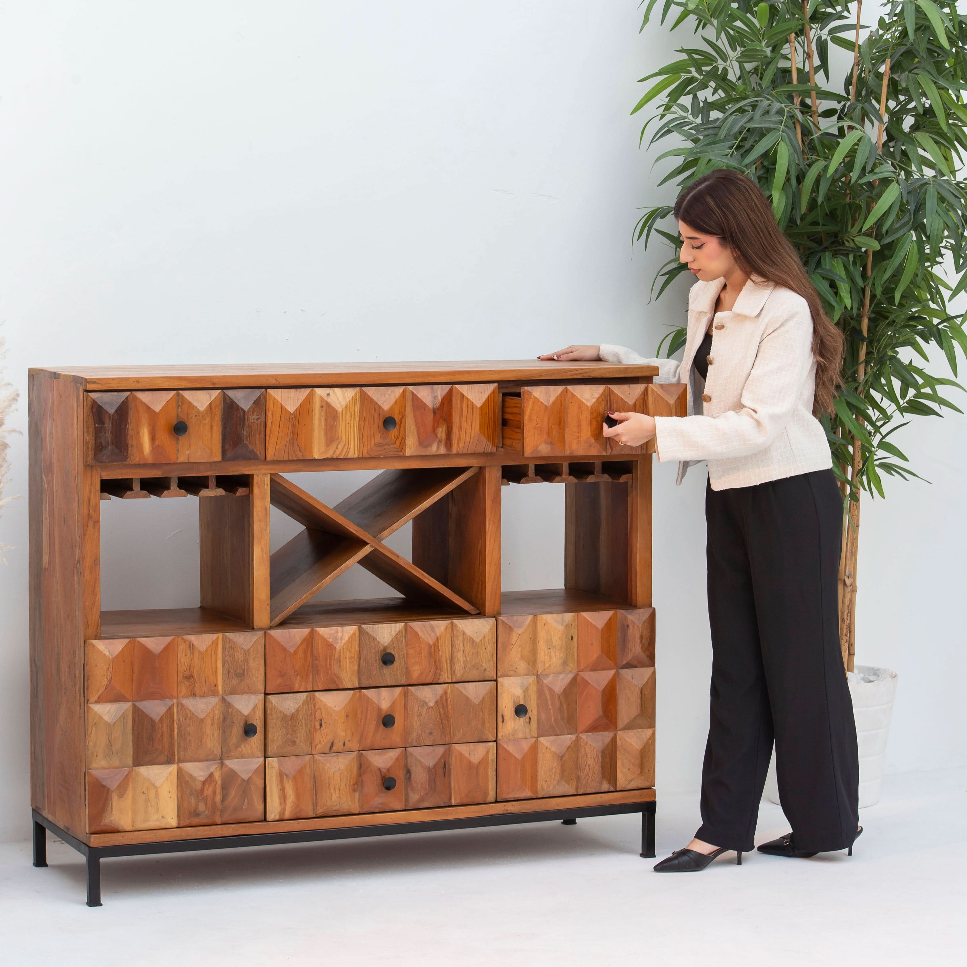 DIAMOND DESIGN BAR - Art and craft furniture