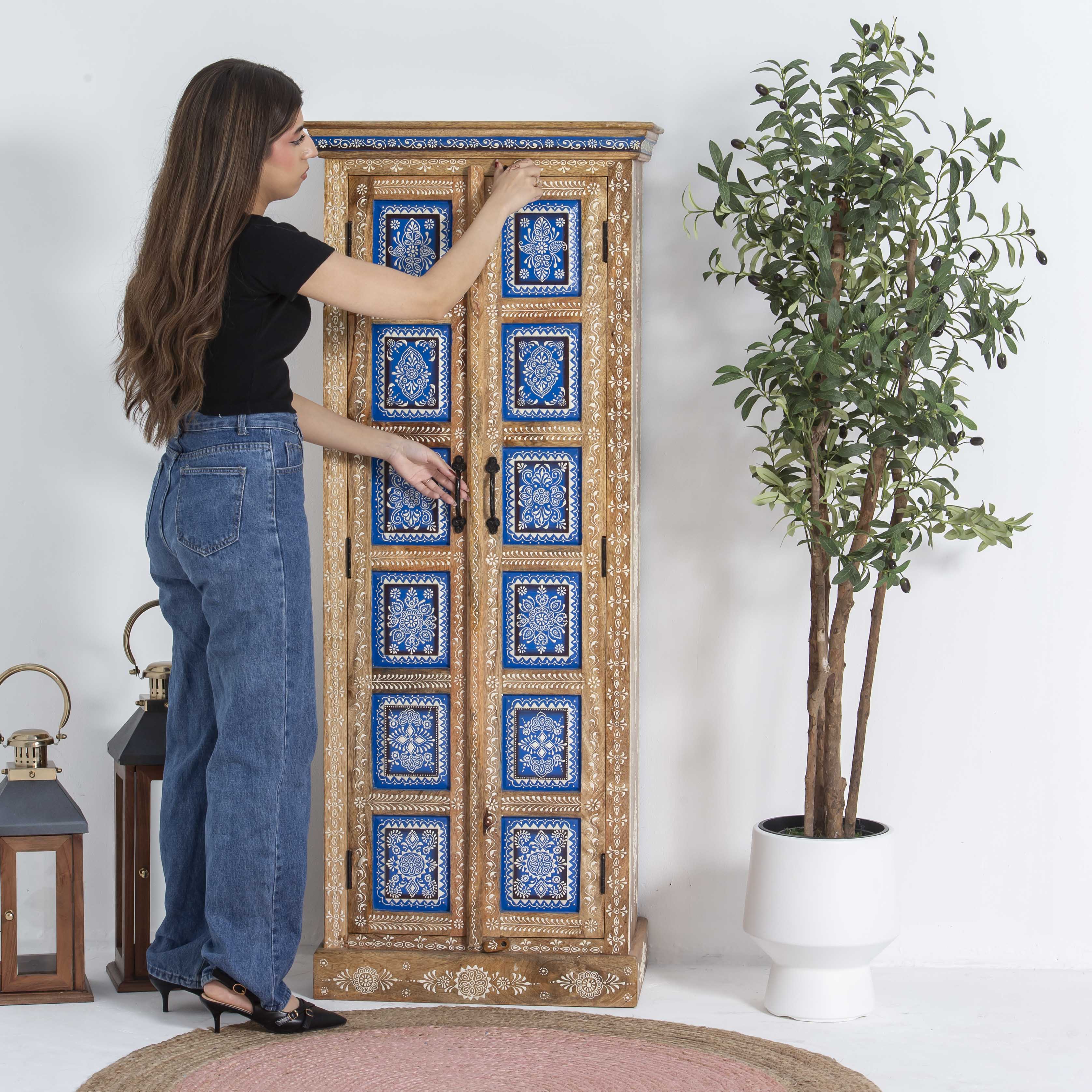 ELMORA PAINTING WOODEN CABINET - Art and craft furniture