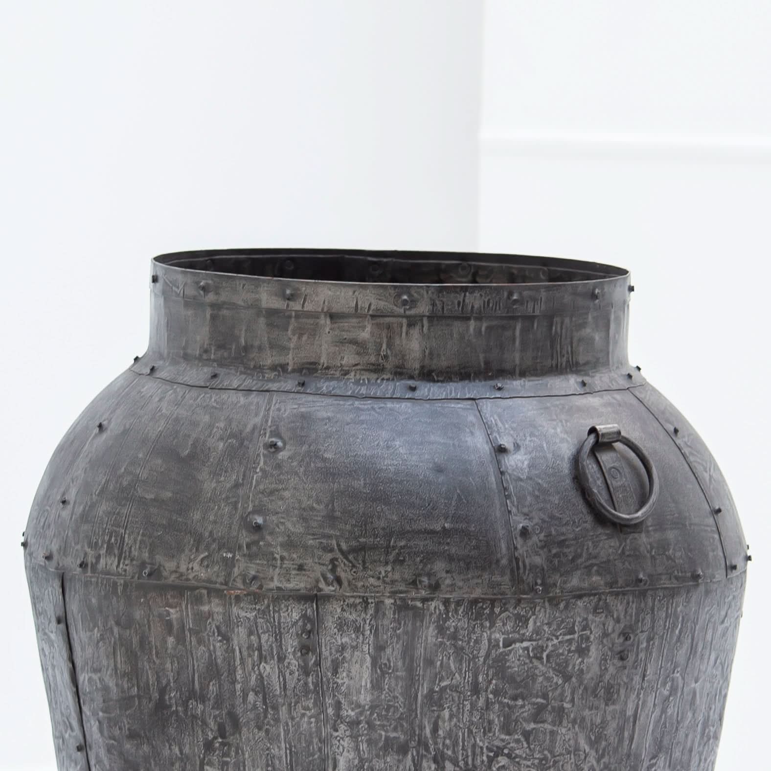 ANTIQUE AURA POT - Art and craft furniture
