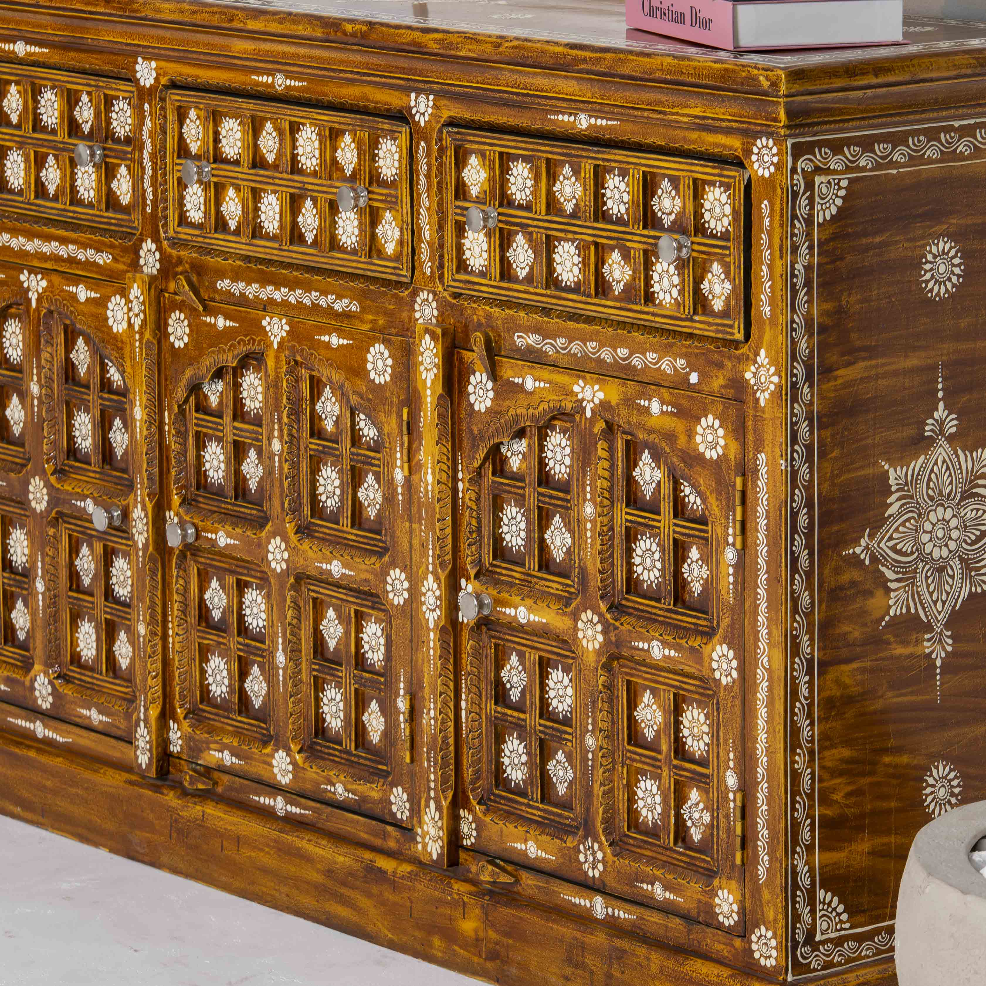 ELMORA PAINTING WOODEN SIDEBOARD - Art and craft furniture