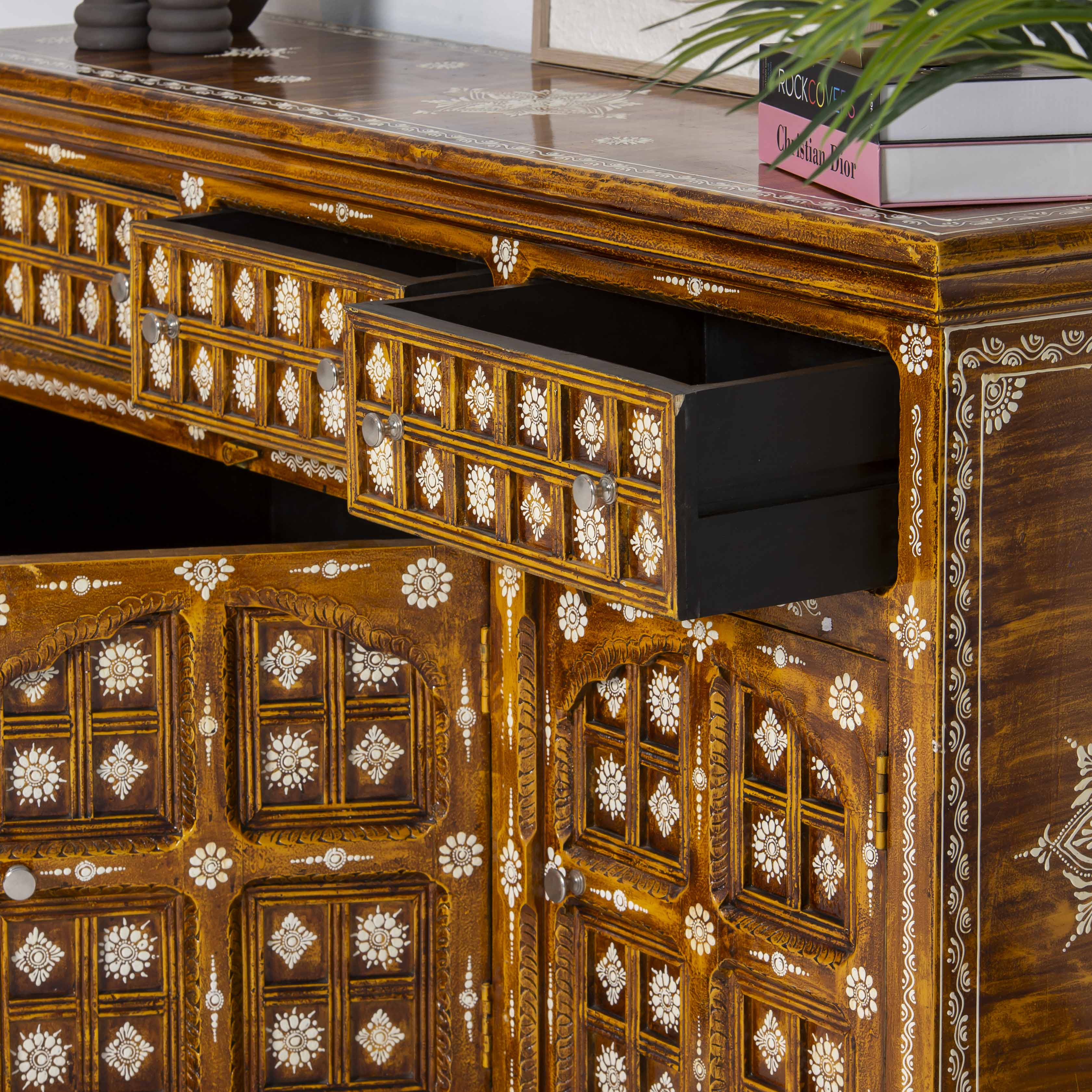 ELMORA PAINTING WOODEN SIDEBOARD - Art and craft furniture